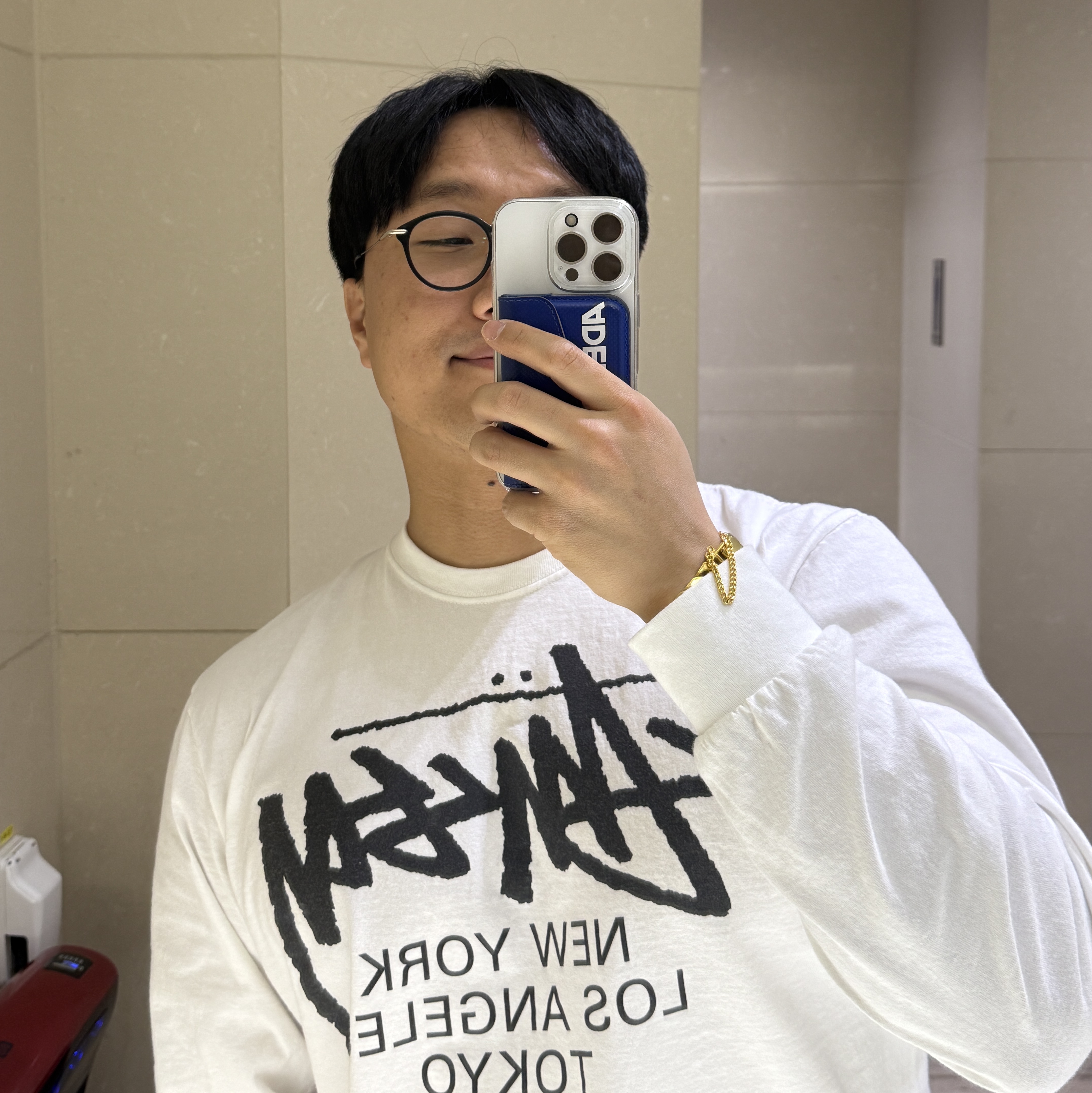 Stussy World Tour LS T-Shirt White 2023, Ader Error Standic Magsafe Wallet Z-Blue 착용 스타일