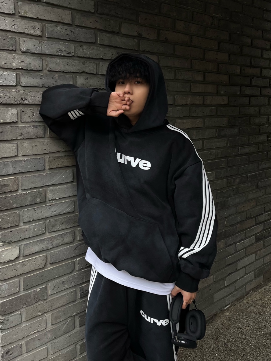 Balenciaga 3XL Sneakers Light Beige, Apple AirPods Max Lightning Space Gray (Korean Ver.) 착용 스타일 - 2