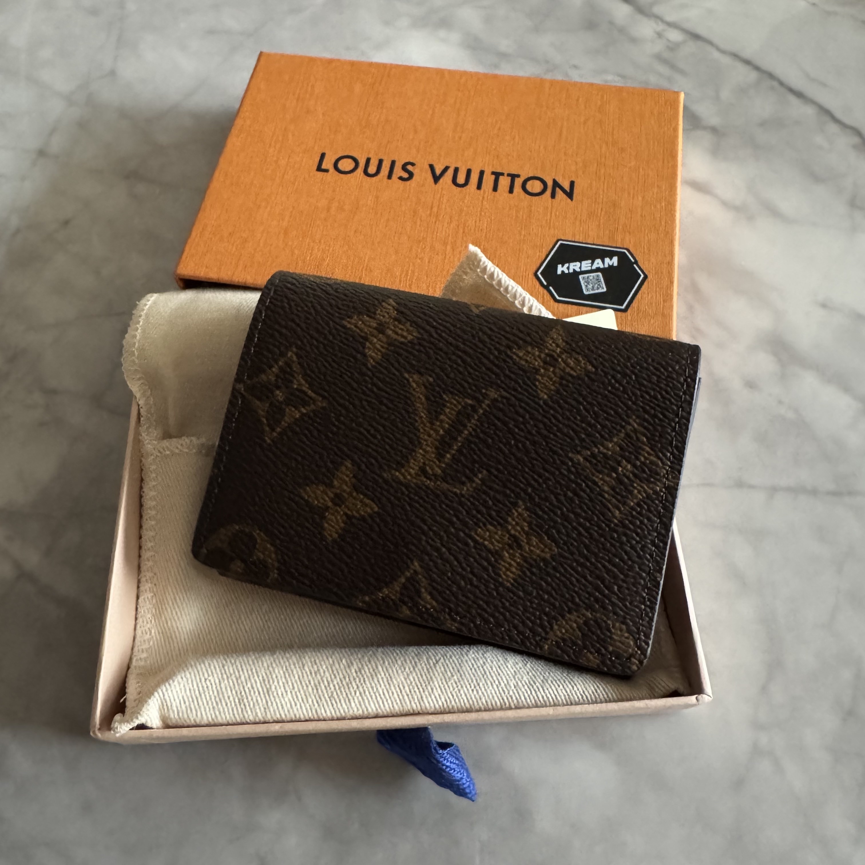Louis Vuitton Envelope Business Card Holder Monogram 착용 스타일