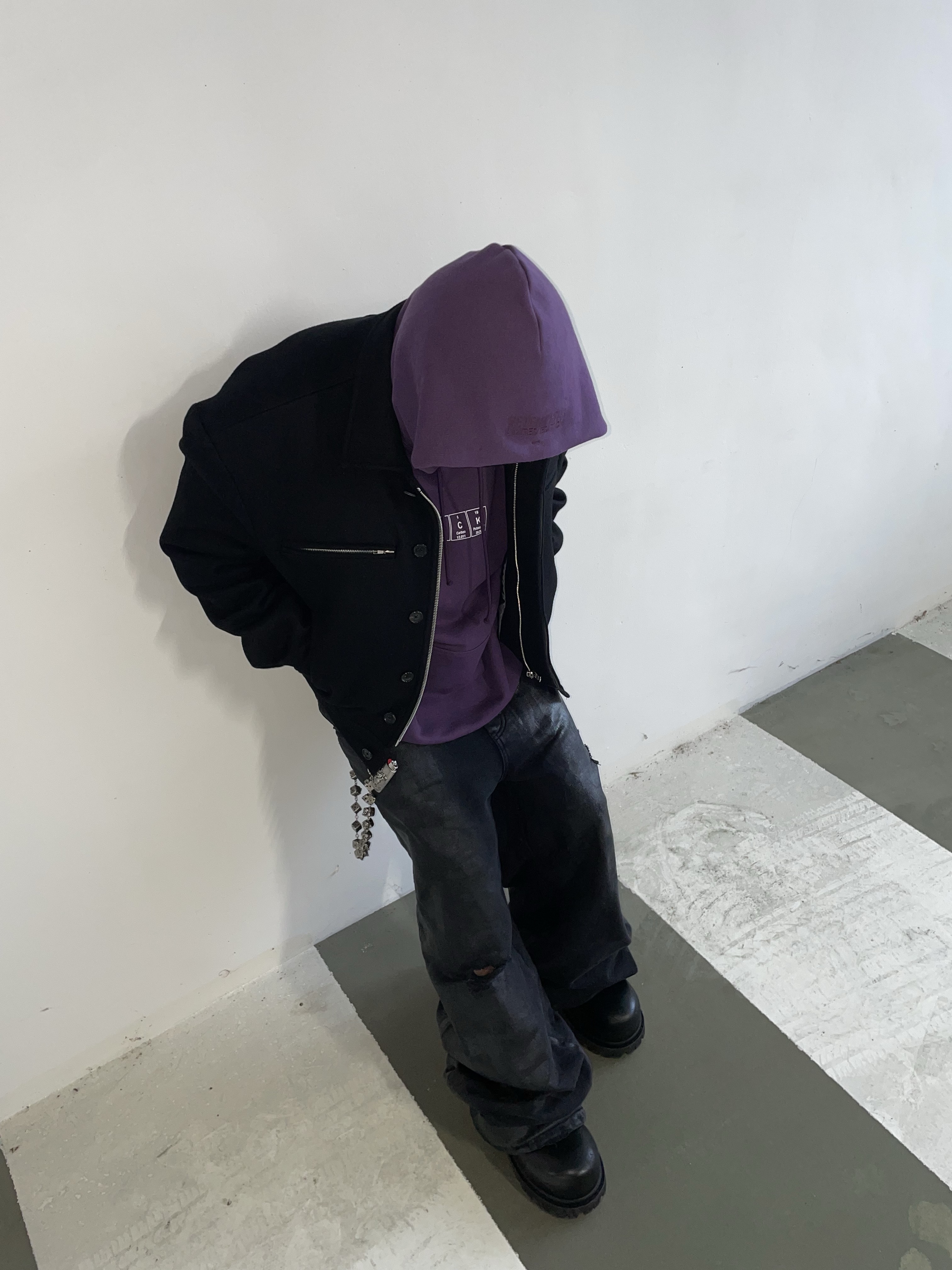 발렌시아가 스톰퍼 부티 블랙 착용 스타일 - 1