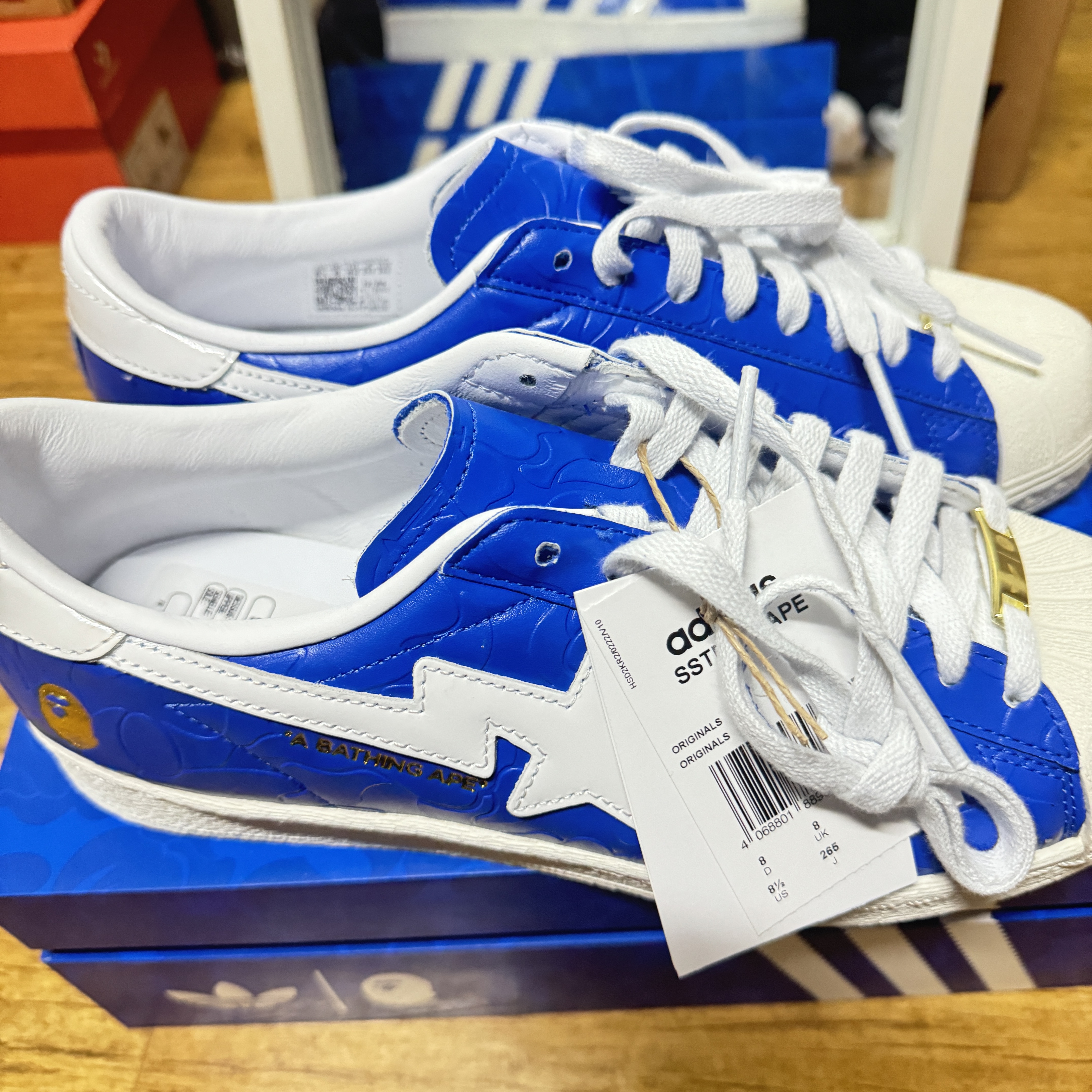 Adidas x BAPE Superstar Vintage Blue Cloud White 착용 스타일 - 2