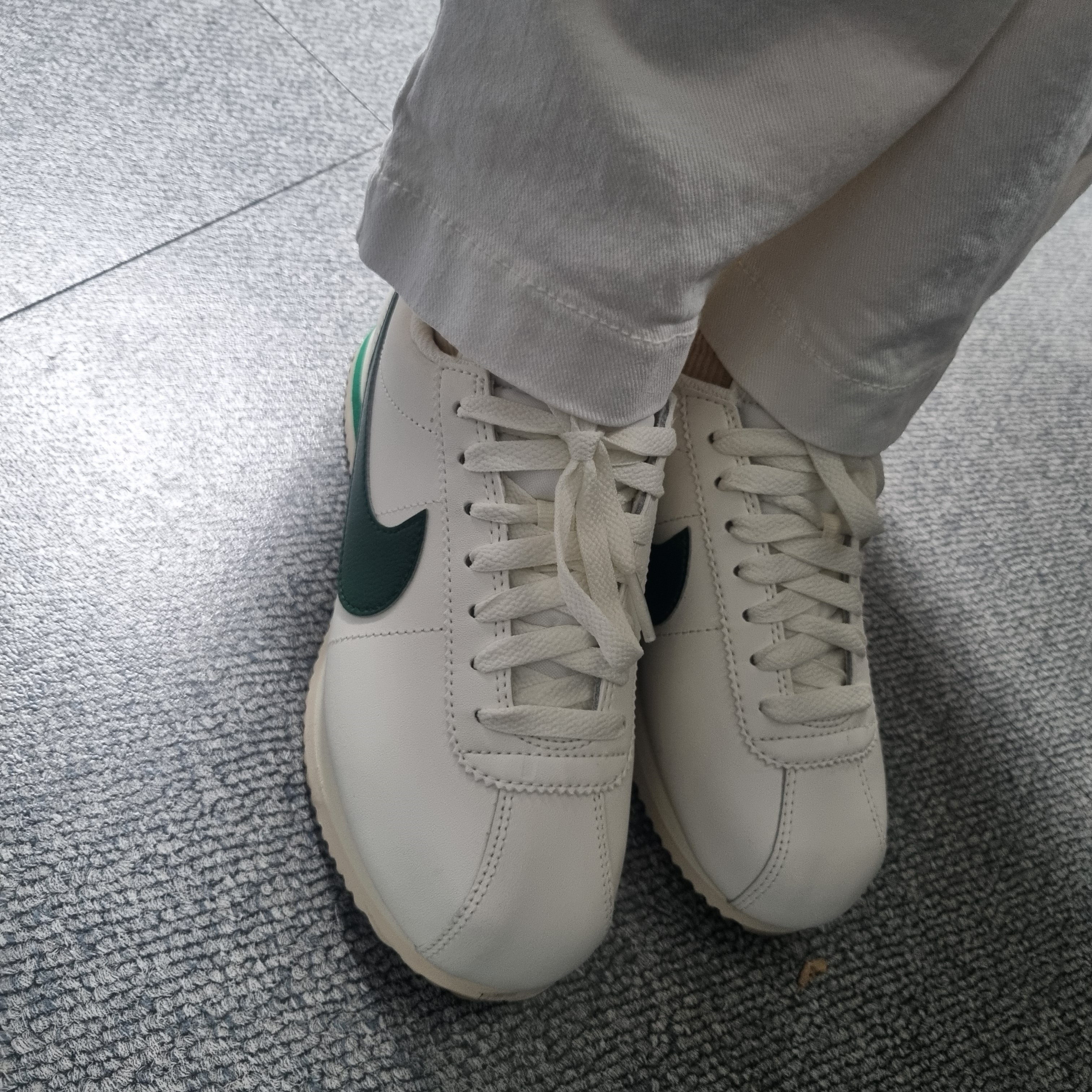 (W) Nike Cortez Gorge Green and Malachite 착용 스타일