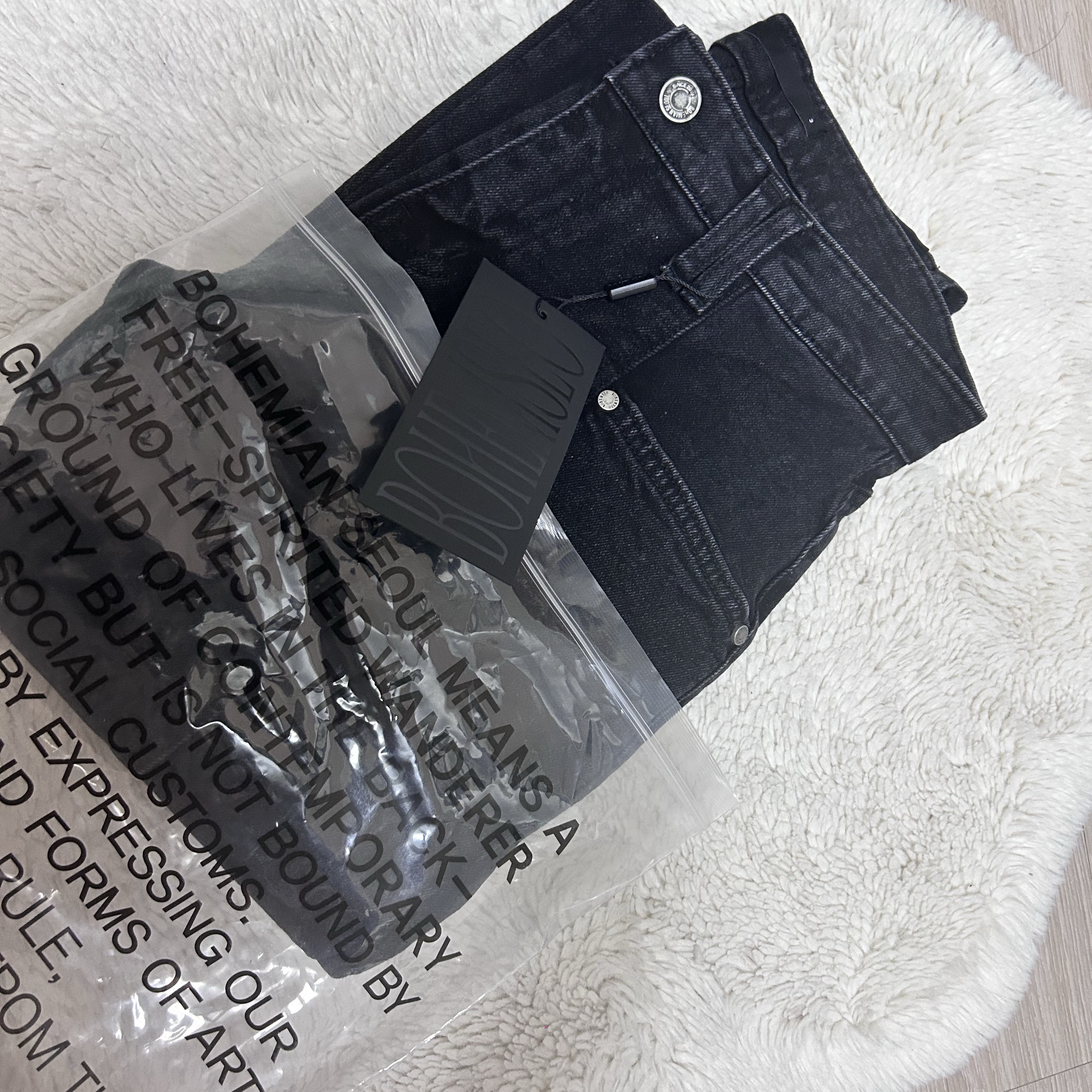 (W) Bohemian Seoul Button Fly Boots Cut Denim Pants Black 착용 스타일