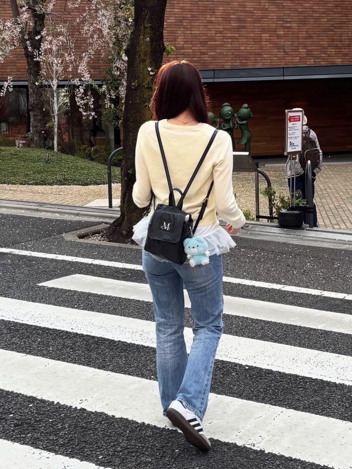 MUCENT Veneu Vintage leather Mini Bag Black 착용 스타일 - 1