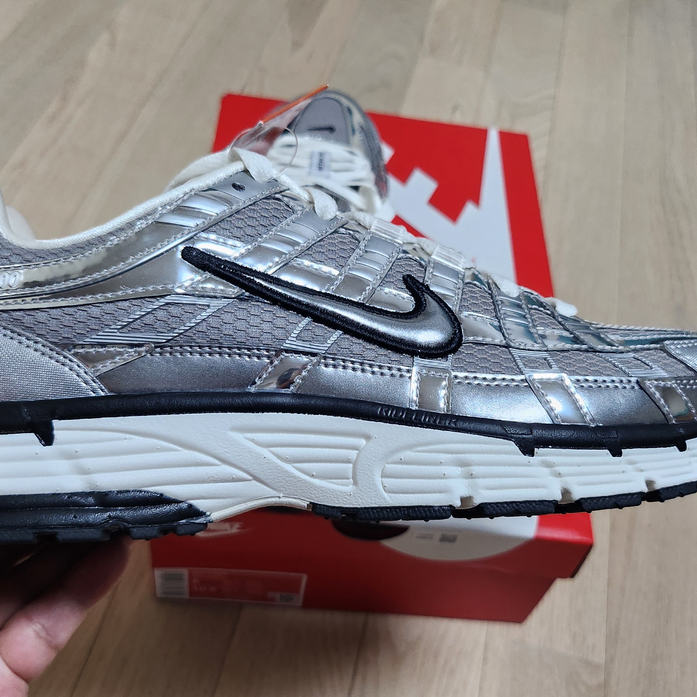 Nike P-6000 Metallic Silver 착용 스타일 - 6