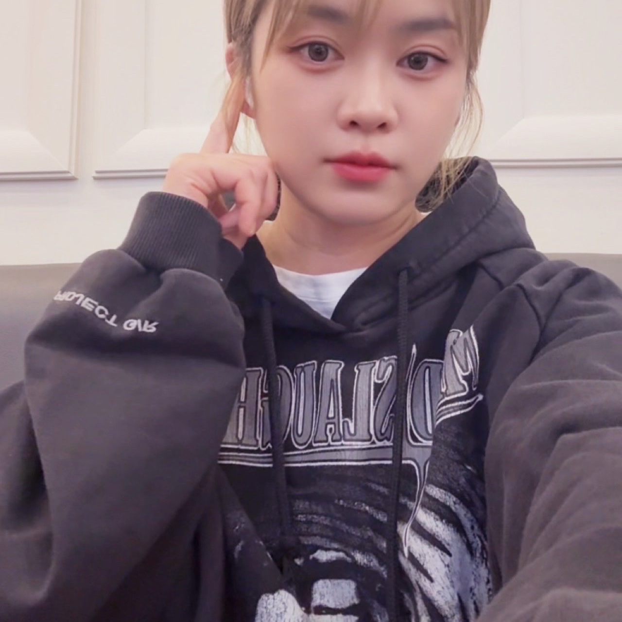 프로젝트 G/R 마인드 슬로터 빈티지 워시드 후드 블랙 착용 스타일