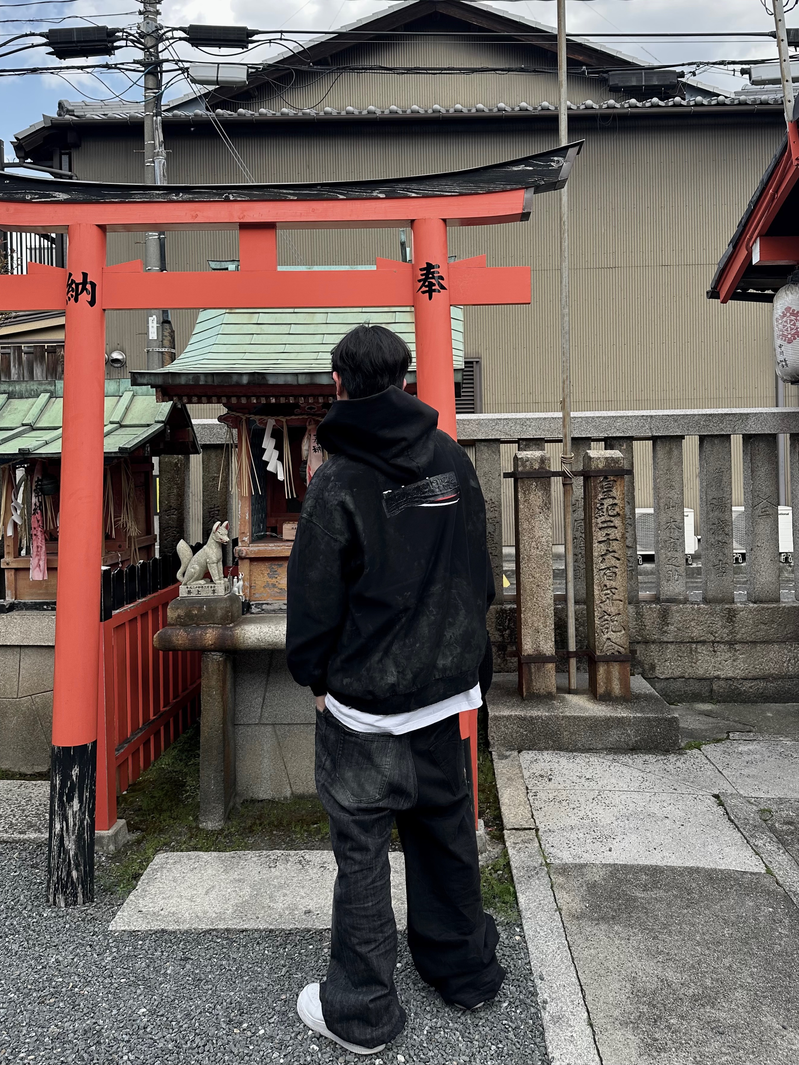 Balenciaga Gaffer Zip-Up Hoodie Small Fit Black, Nike Air Force 1 '07 Low White 착용 스타일