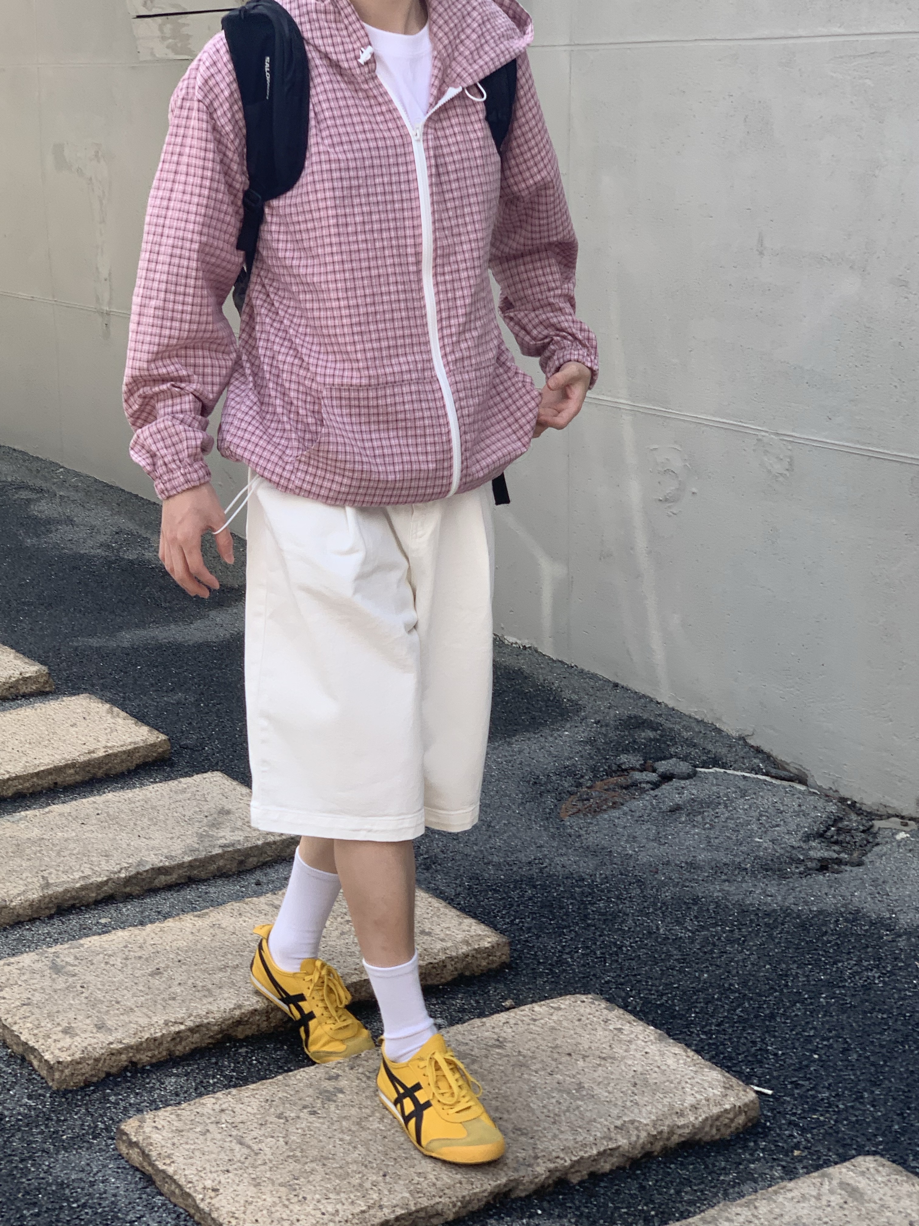 Onitsuka Tiger Mexico 66 Yellow Black 착용 스타일 - 2