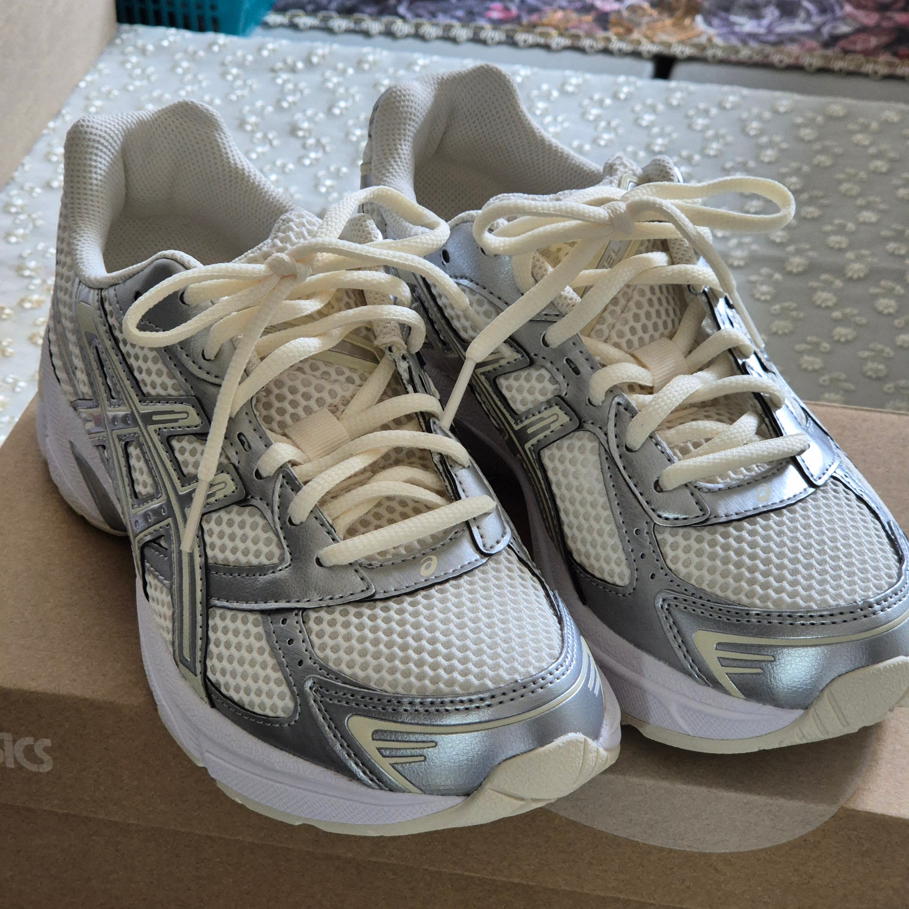 (W) Asics Gel-1130 Cream Pure Silver 착용 스타일