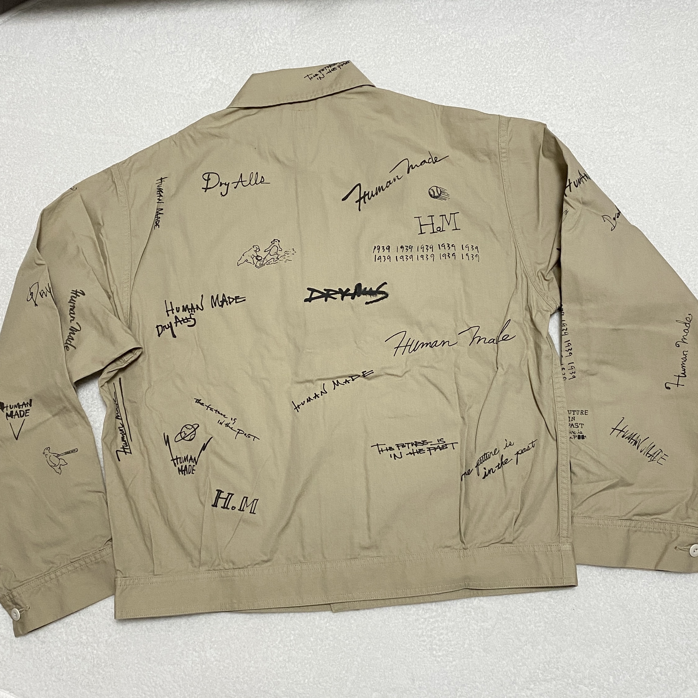 Human Made Printed Short Blouson Beige 착용 스타일 - 2