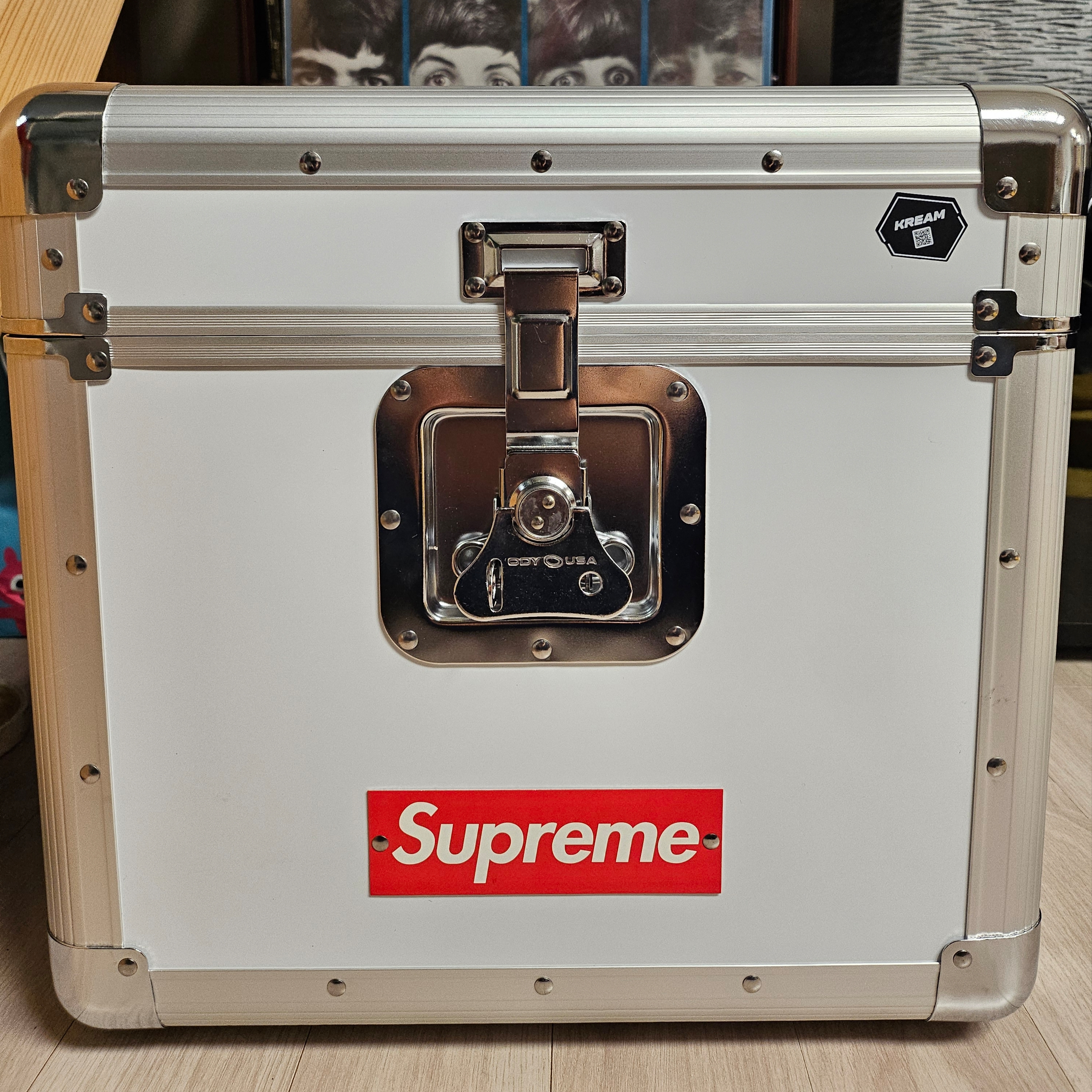 Supreme x Odyssey Record Case White - 25SS 착용 스타일 - 2