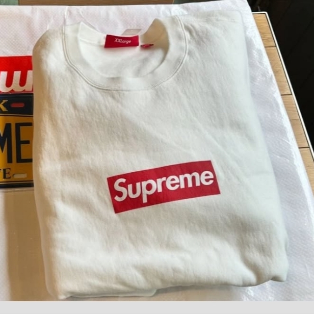 Supreme Washed Box Logo Crewneck White - 25SS 착용 스타일 - 2