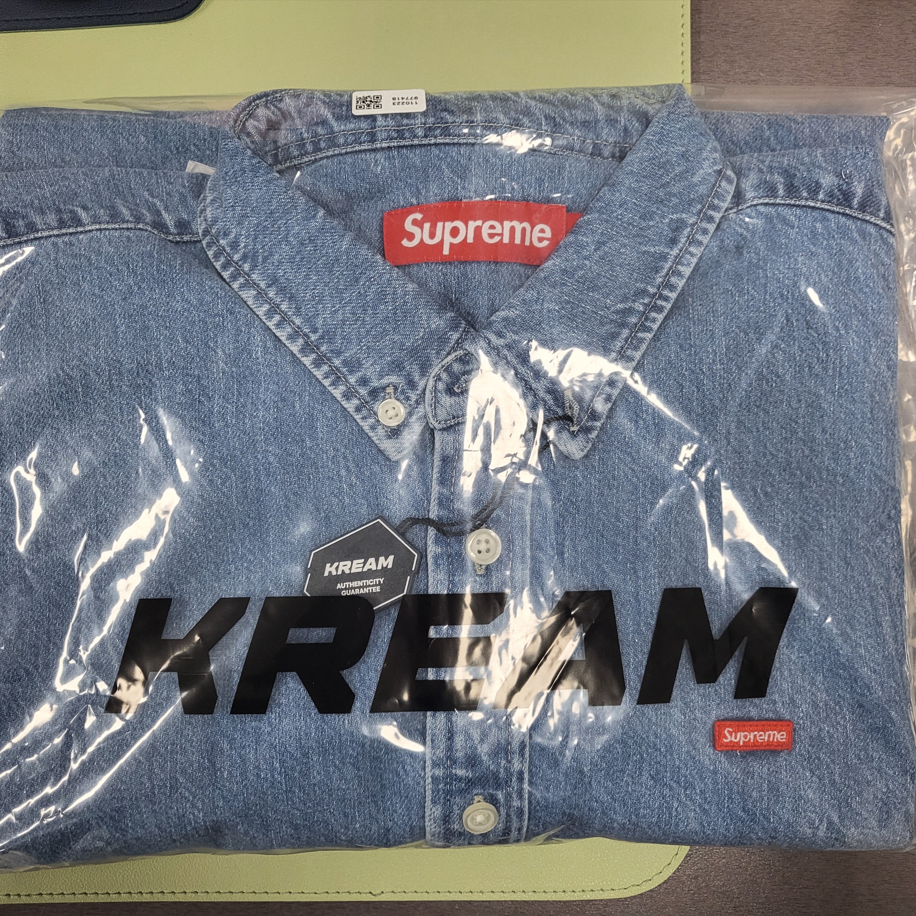 Supreme Small Box Denim Shirt Washed Indigo - 25SS 착용 스타일