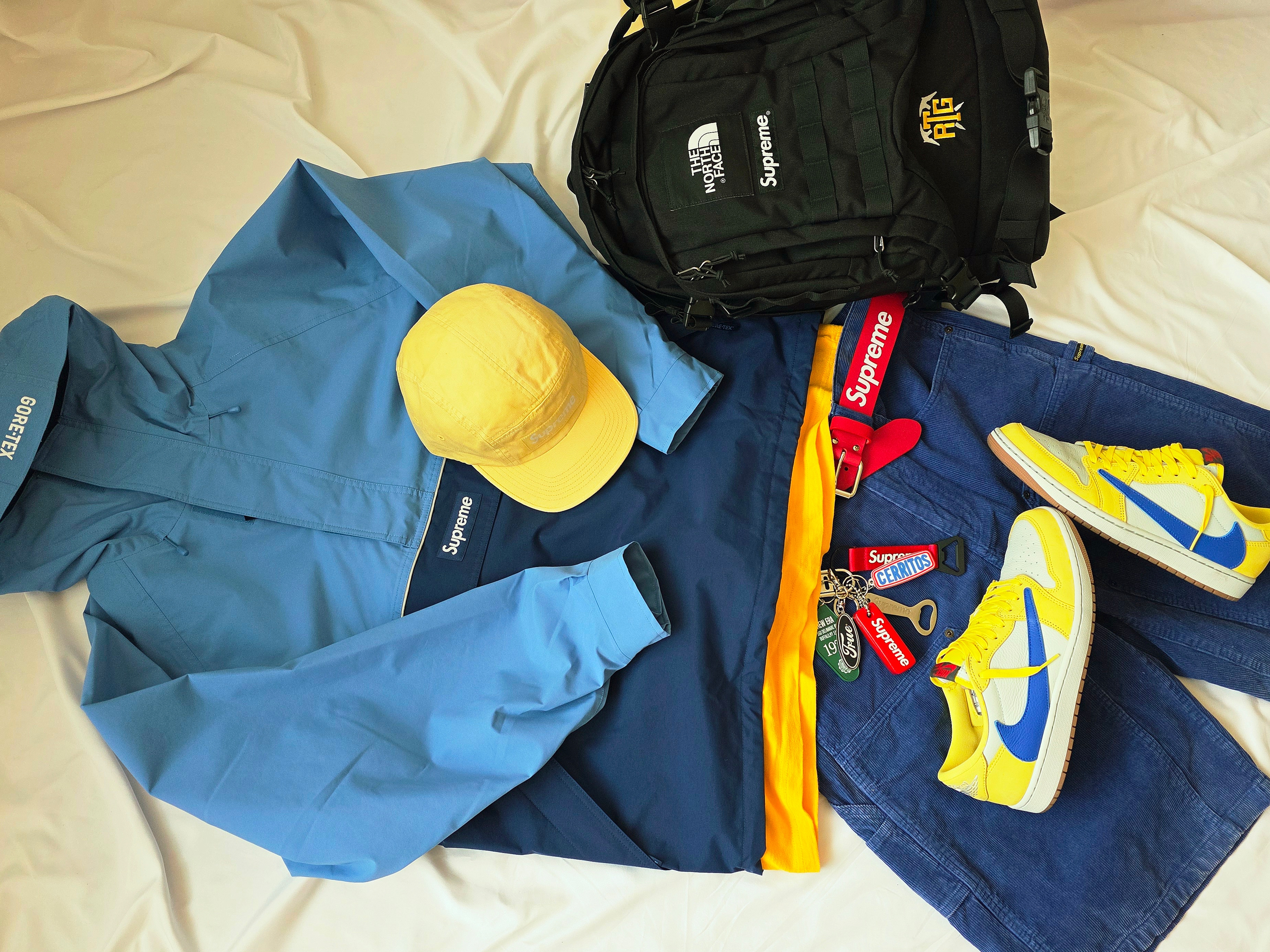 Supreme Gore-Tex Anorak Blue - 24SS, Supreme Washed Chino Twill Camp Cap Light Yellow - 25SS 착용 스타일 - 1