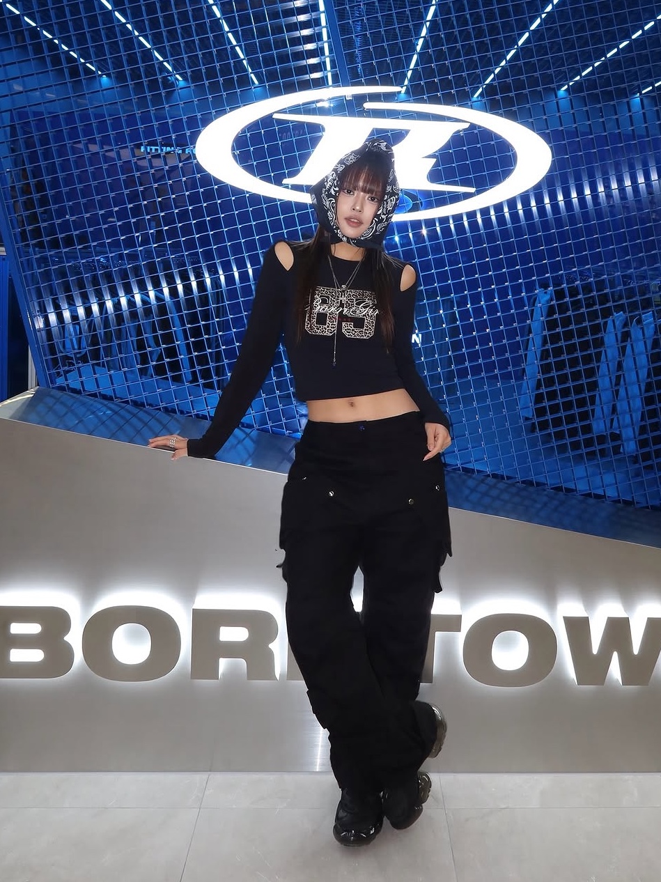 BORN TO WIN W Born Girl Leopard Crop Longsleeve Black 착용 스타일 - 1