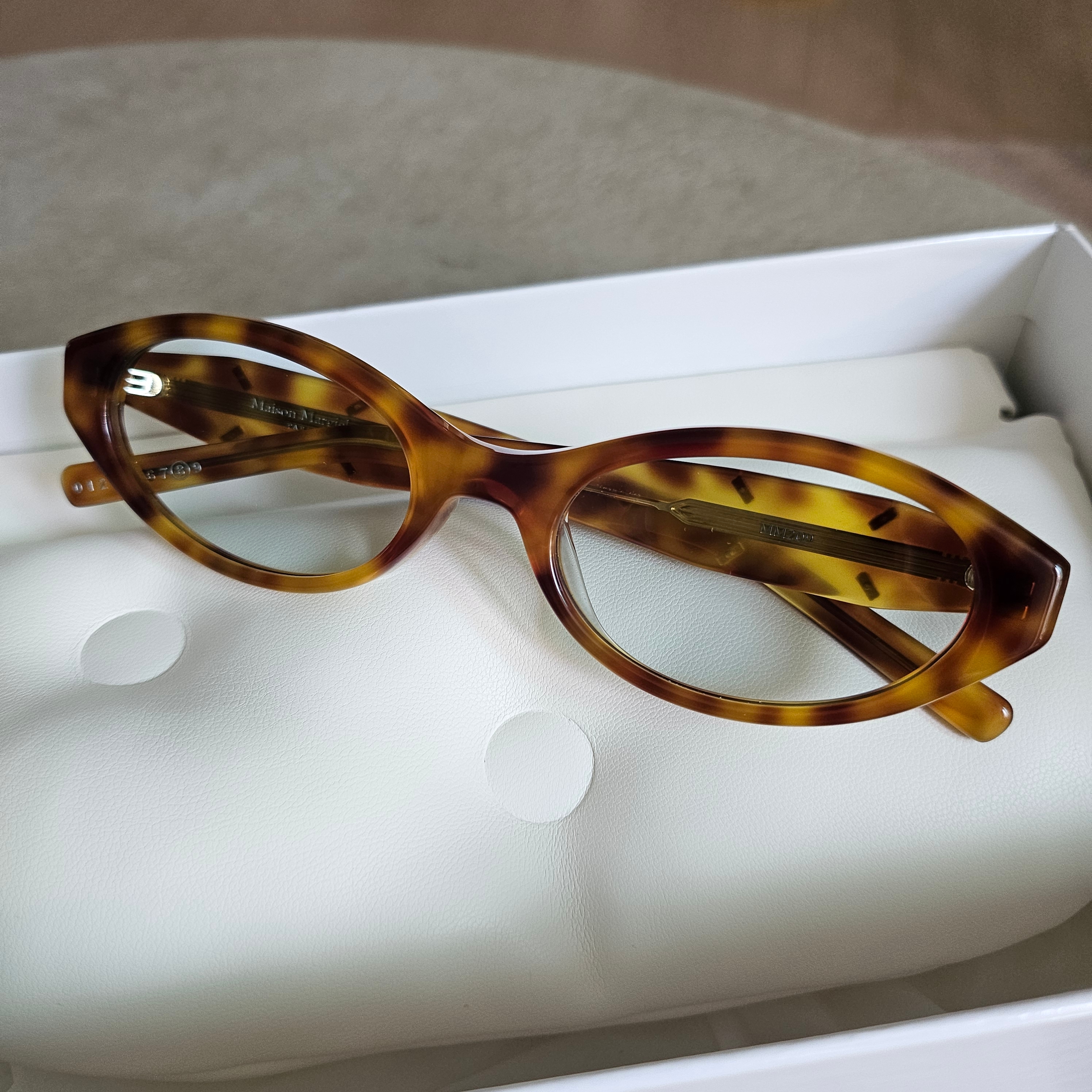 Gentle Monster x Maison Margiela MM209 Tortoise Green 착용 스타일