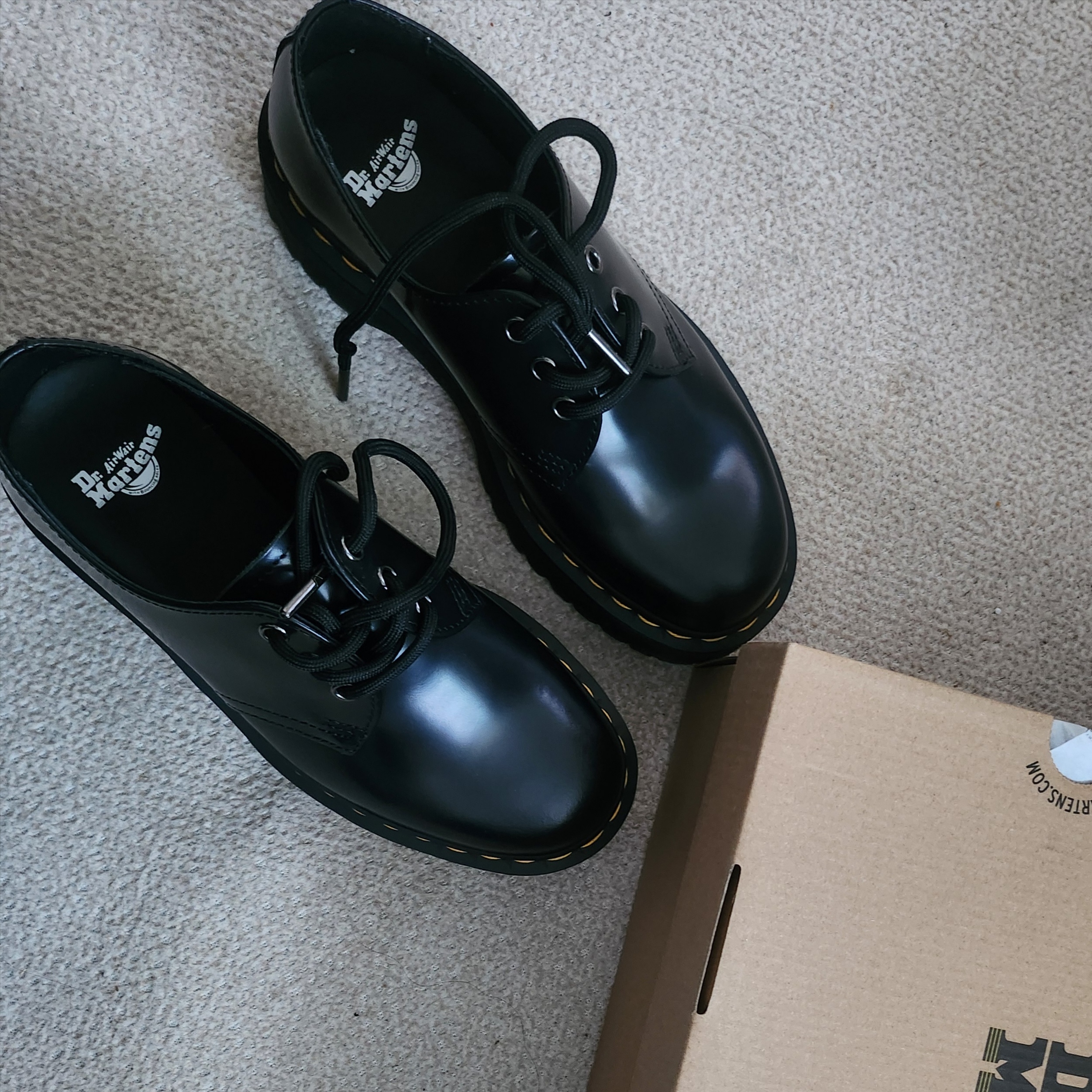 Dr. Martens 1461 Quad Black 착용 스타일