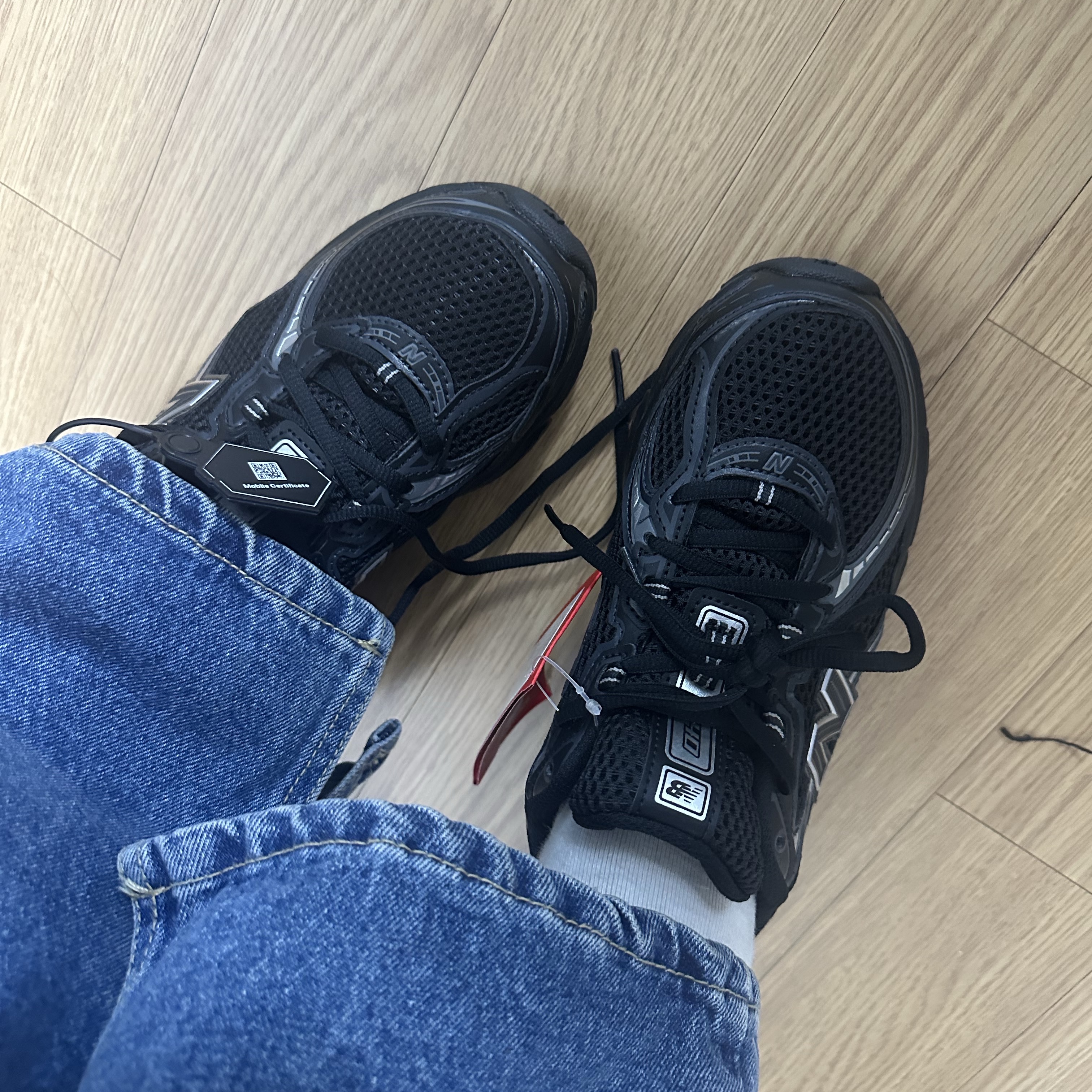 뉴발란스 740v2 블랙 실버 메탈릭 착용 스타일