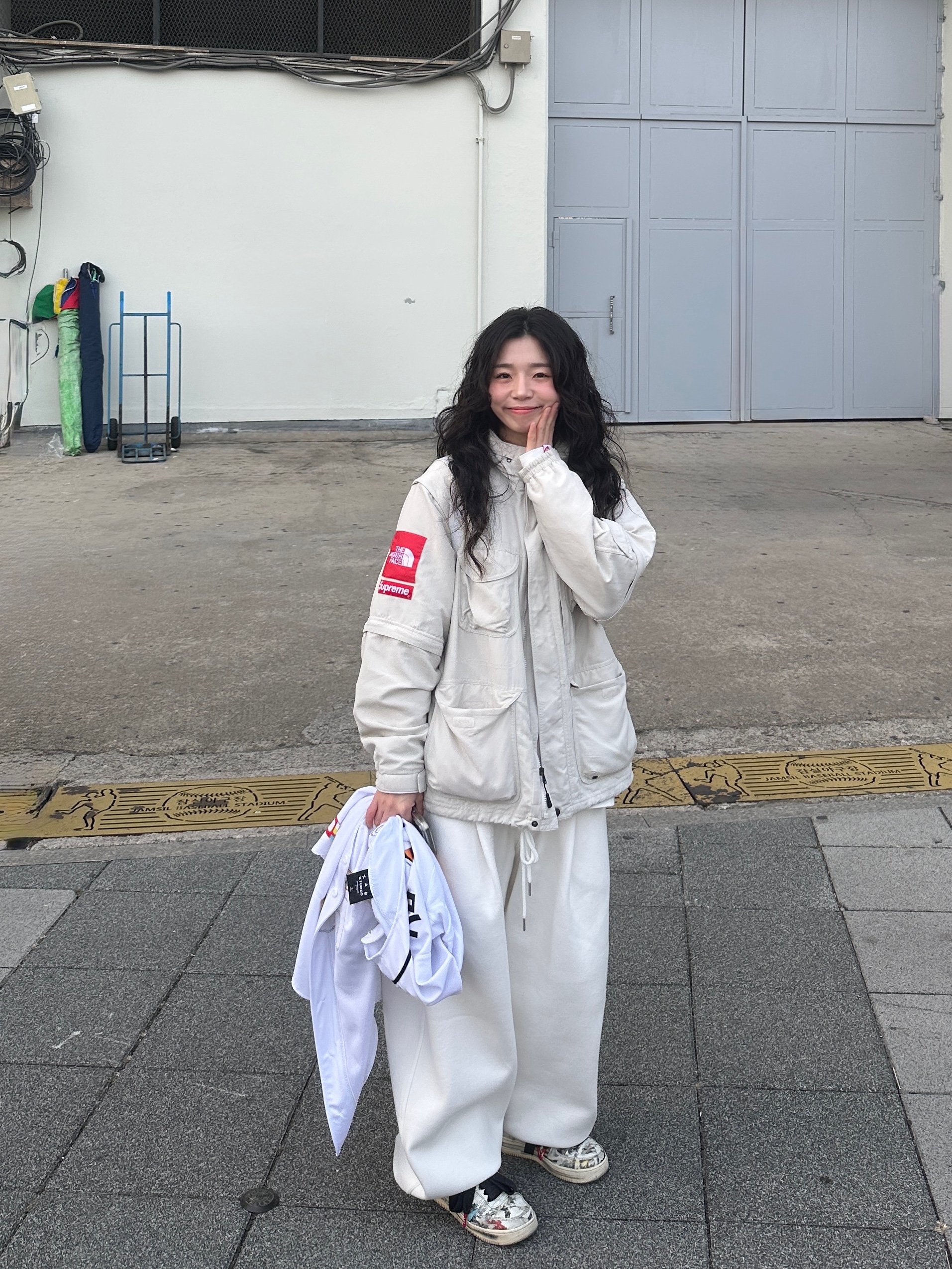 Supreme x The North Face Trekking Convertible Jacket Stone - 22SS, Undermycar Mu.03 Anti Fxxking Logo Play Oversized Sweat Jogger Cream 착용 스타일
