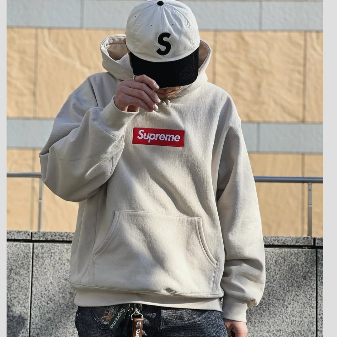 Supreme Box Logo Hooded Sweatshirt Stone - 24FW 착용 스타일