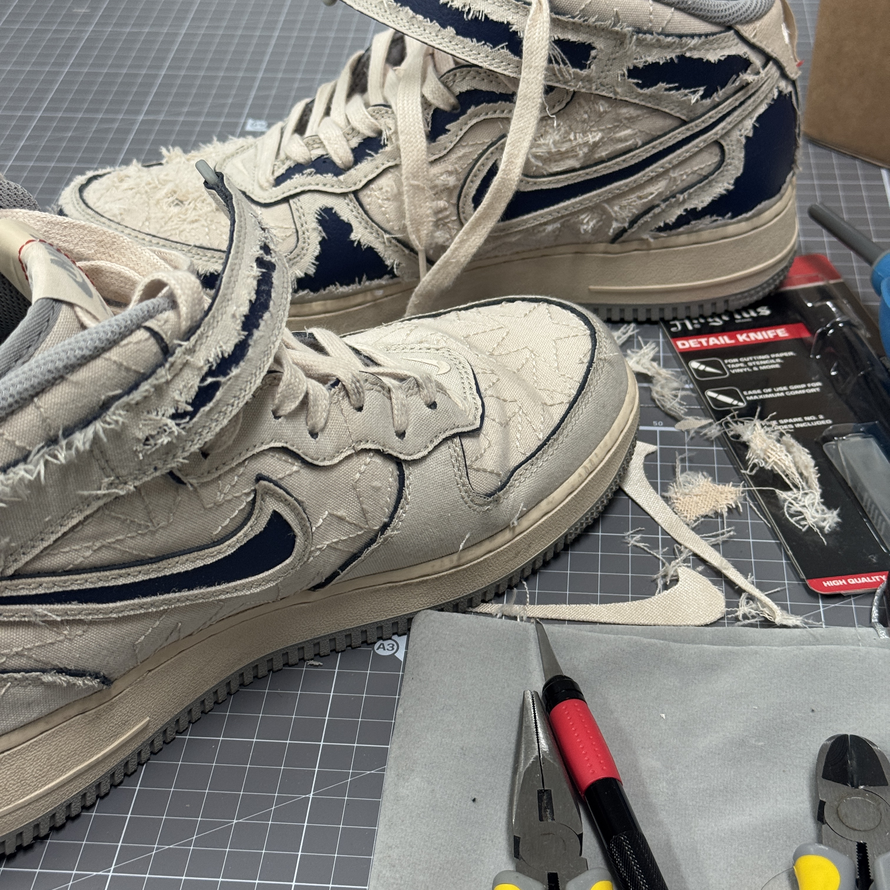 Nike Air Force 1 Mid '07 Pearl White 착용 스타일 - 1
