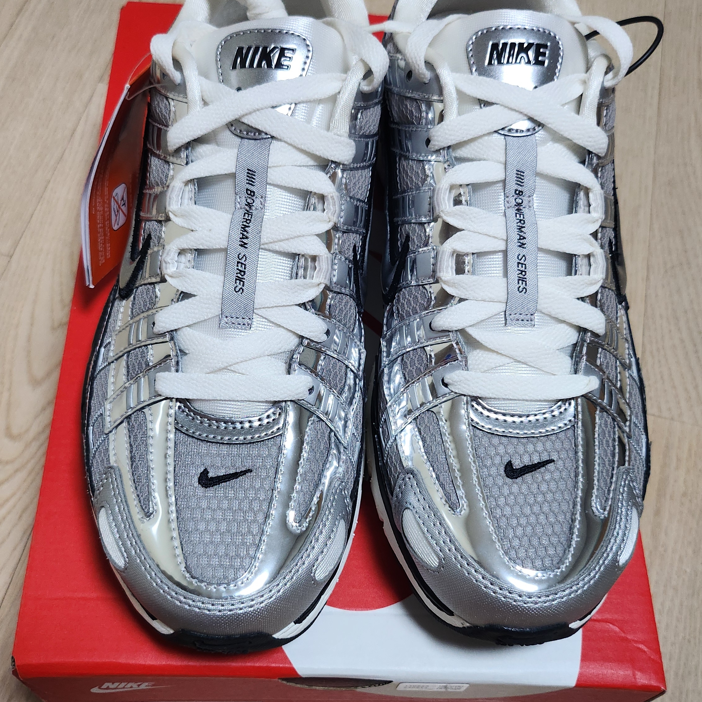 Nike P-6000 Metallic Silver 착용 스타일 - 4