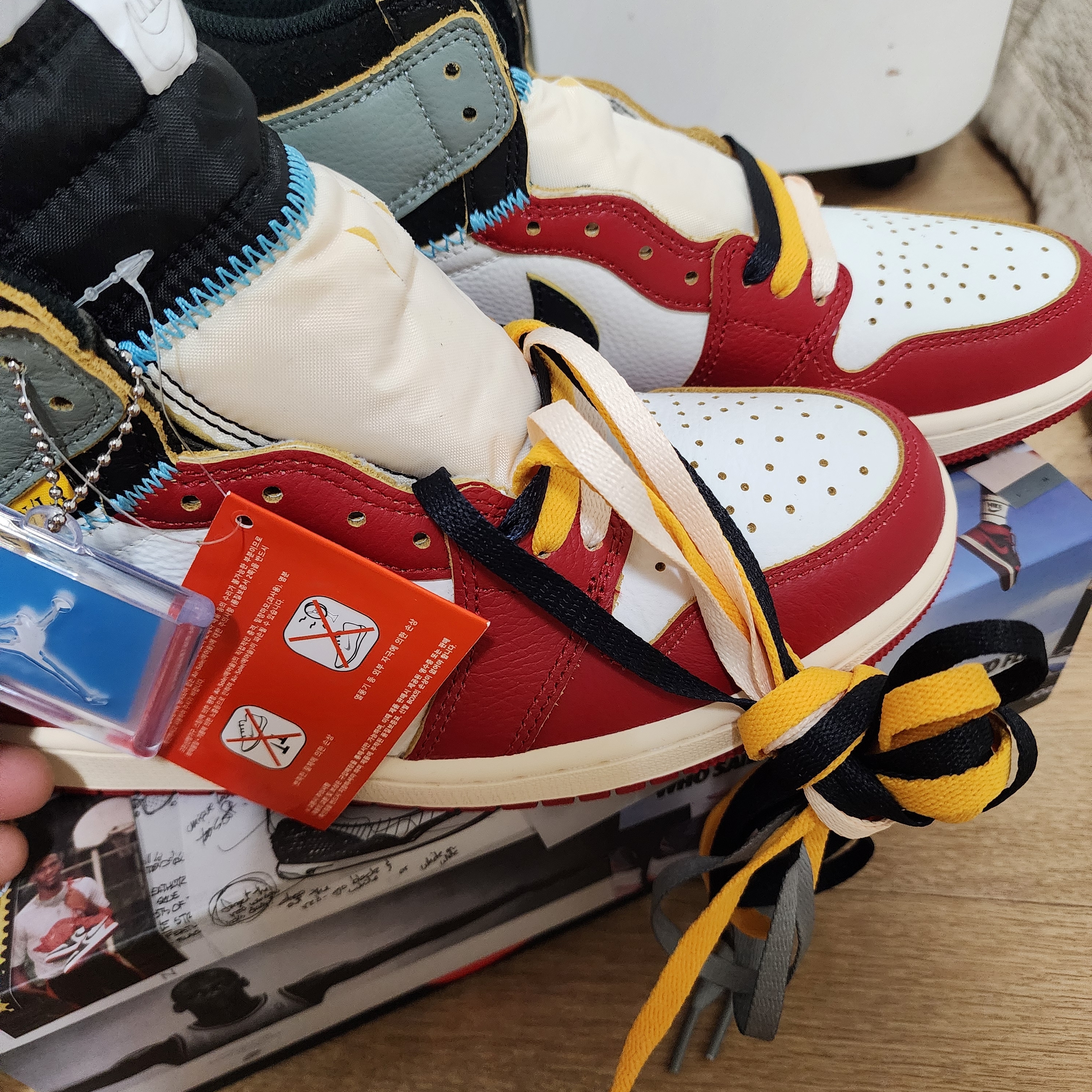 Jordan 1 x Union Retro High OG Chicago Shadow 착용 스타일 - 3