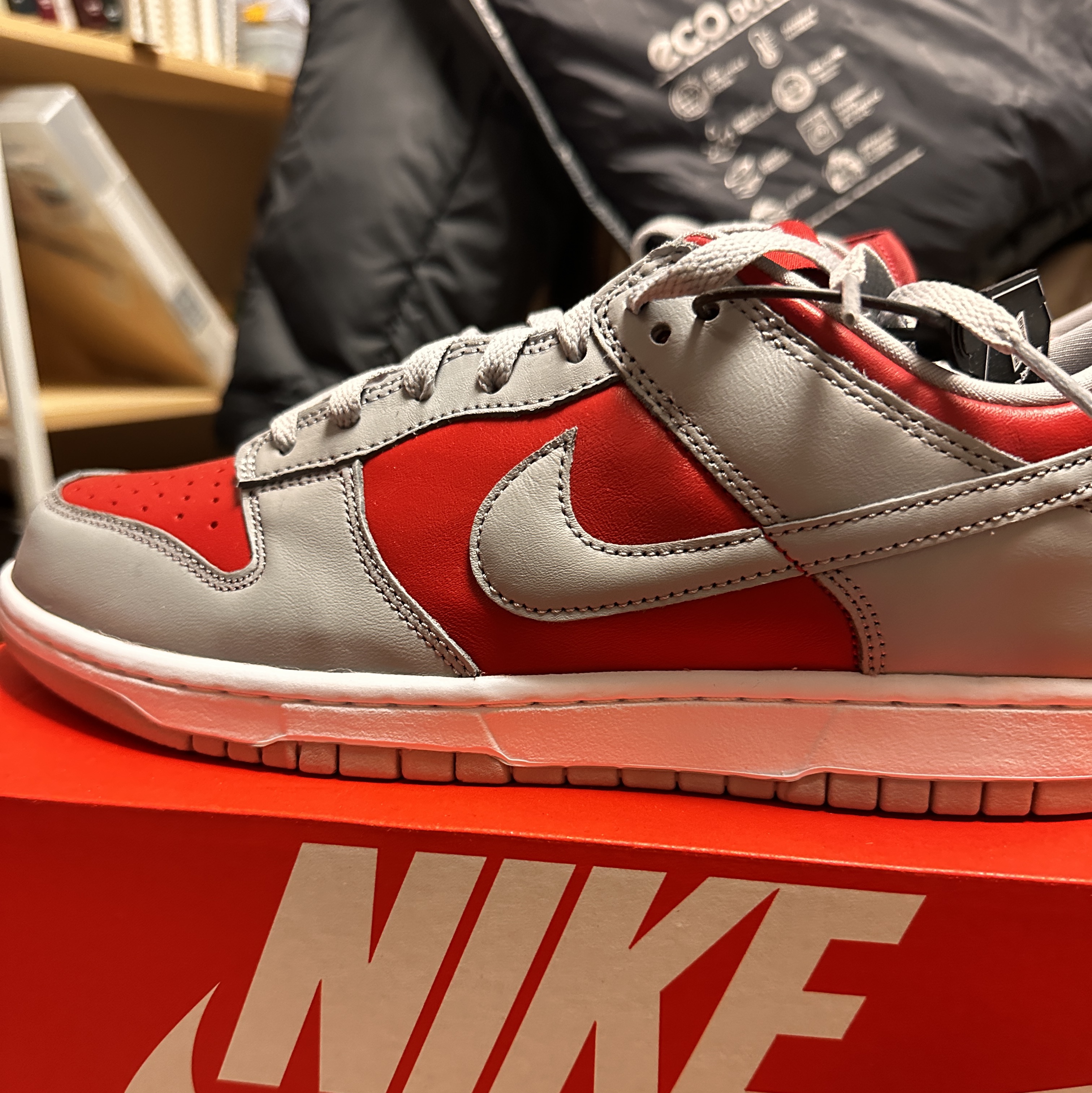 Nike Dunk Low QS Varsity Red and Silver 착용 스타일