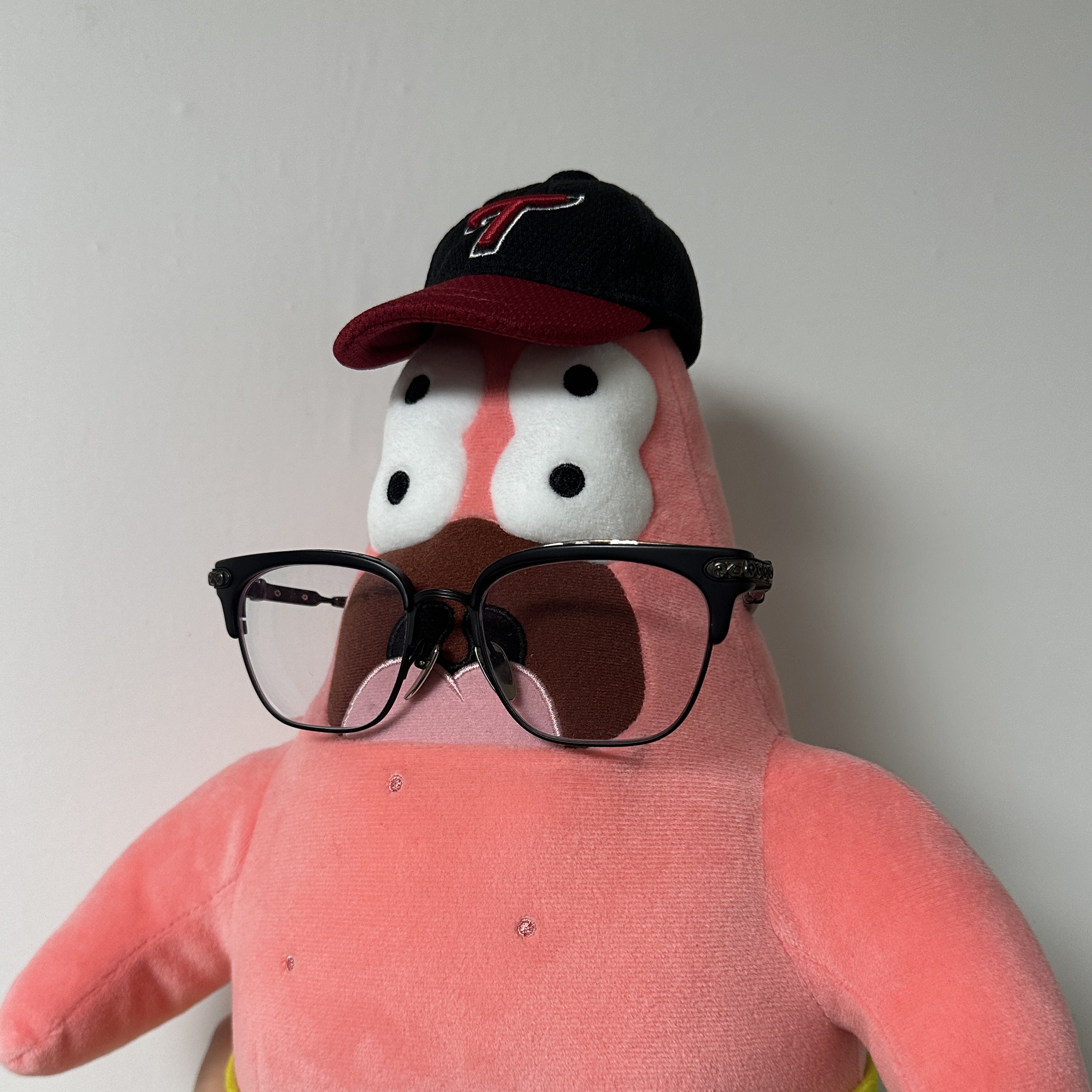 Twins x Bloomingtale Cap Keyring, Uniqlo UT x CPFM x SpongeBob Plush Toy Patrick Star 착용 스타일