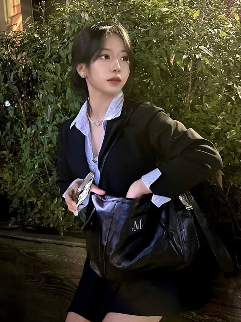 무센트 더들리 사이드 포켓 빈티지 레더 숄더백 블랙 착용 스타일 - 3