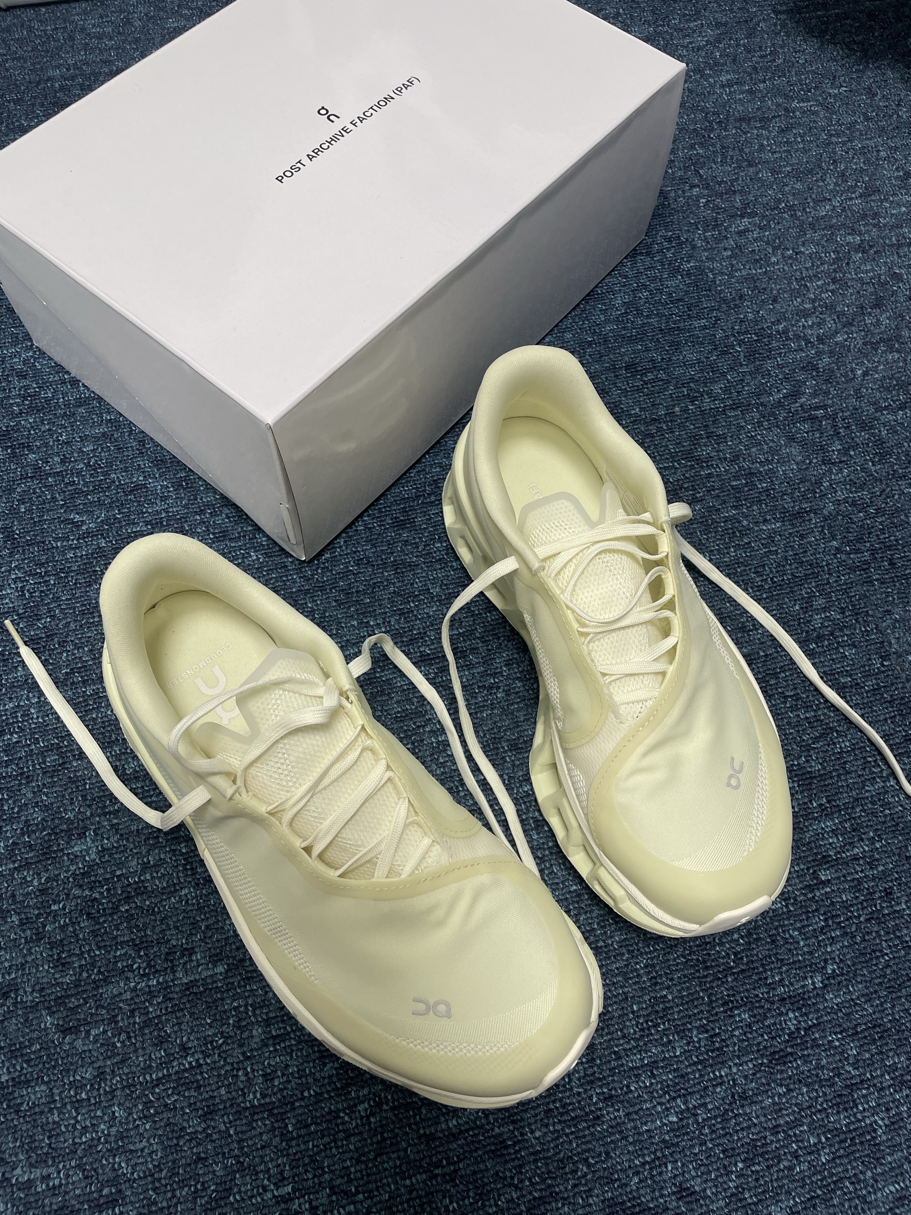 (W) On Running x Post Archive Faction (Paf) Cloudmonster 2 Seedling White, On Running x Post Archive Faction (Paf) Cloudmonster 2 Seedling White 착용 스타일