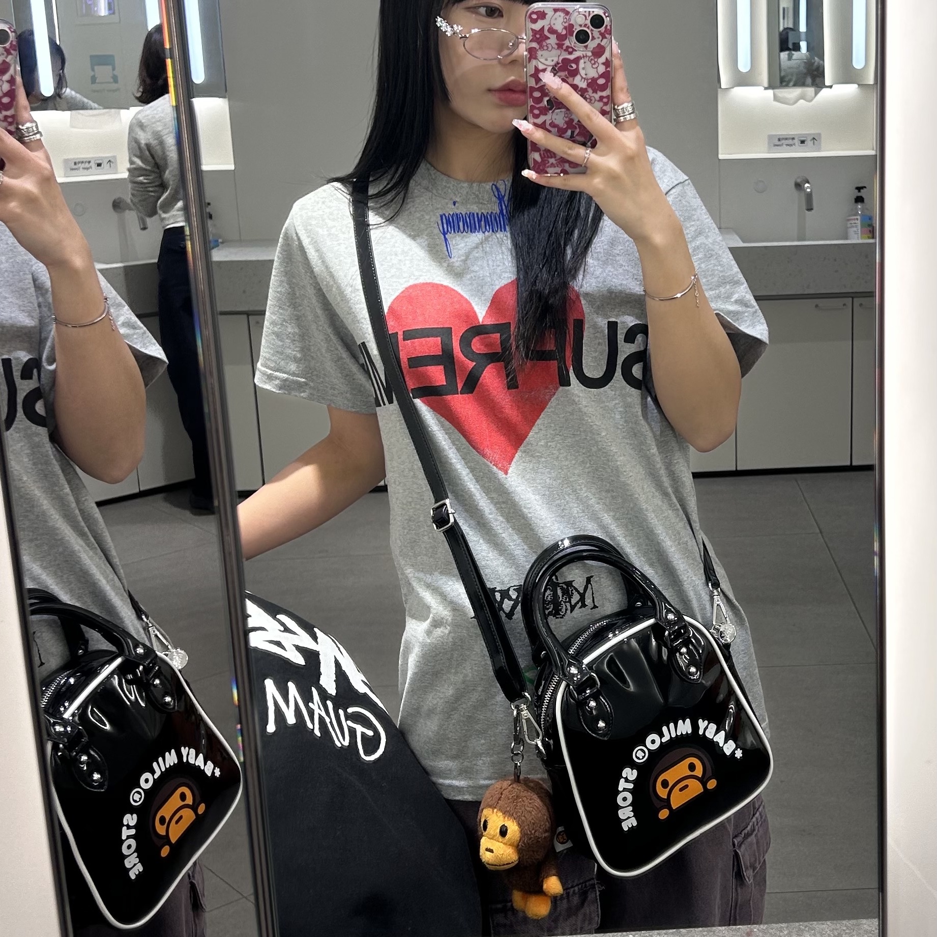 Supreme Announcing T-Shirt Heather Grey - 25SS, BAPE Baby Milo Bowlingtas Black 착용 스타일