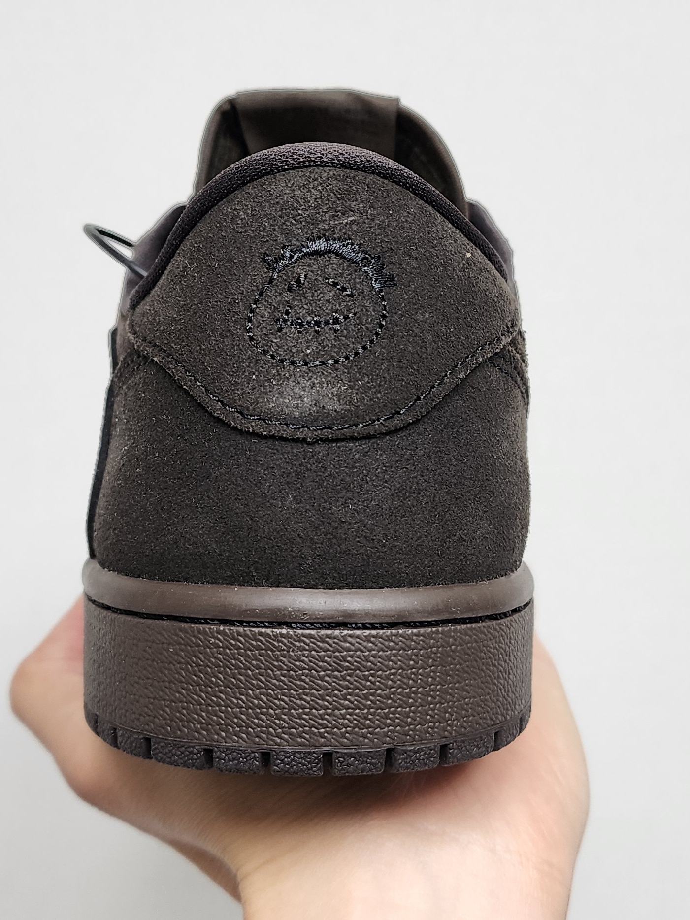 Jordan 1 x Travis Scott Retro Low OG SP Velvet Brown and Dark Mocha 착용 스타일