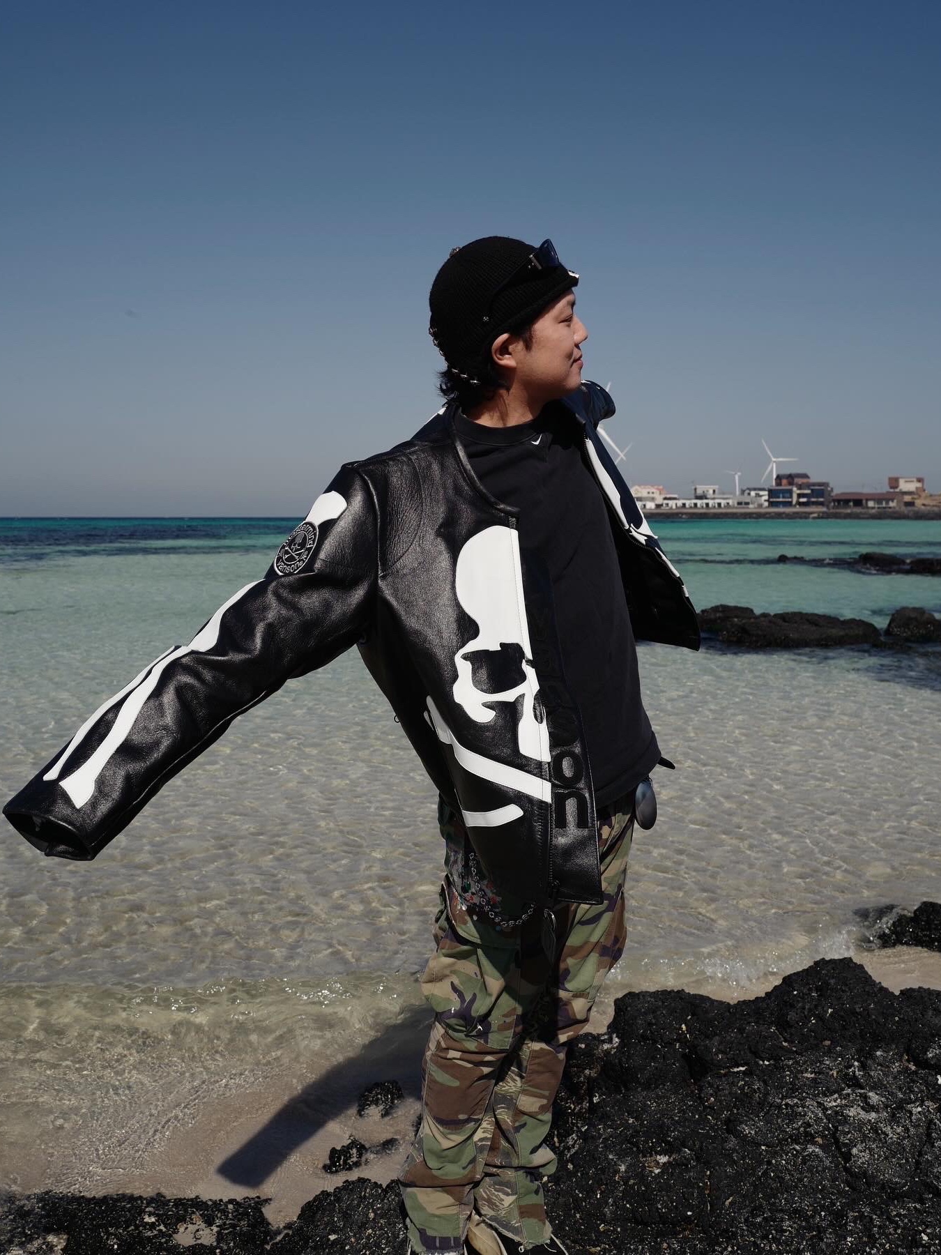 Mastermind World x Vanson Bone Jacket Custom Black - 24FW 착용 스타일 - 6