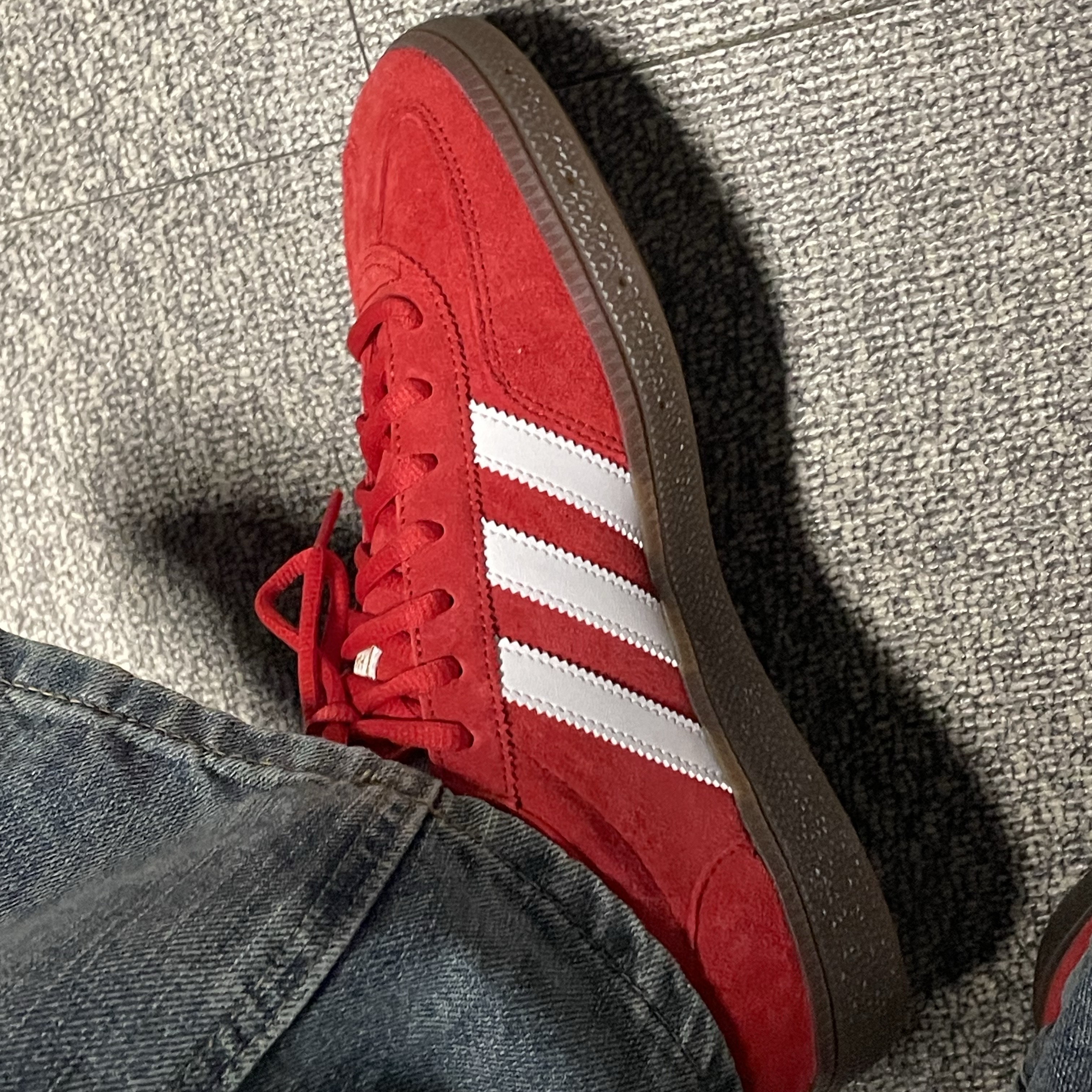 Adidas Spezial Handball Scarlet Cloud White 착용 스타일