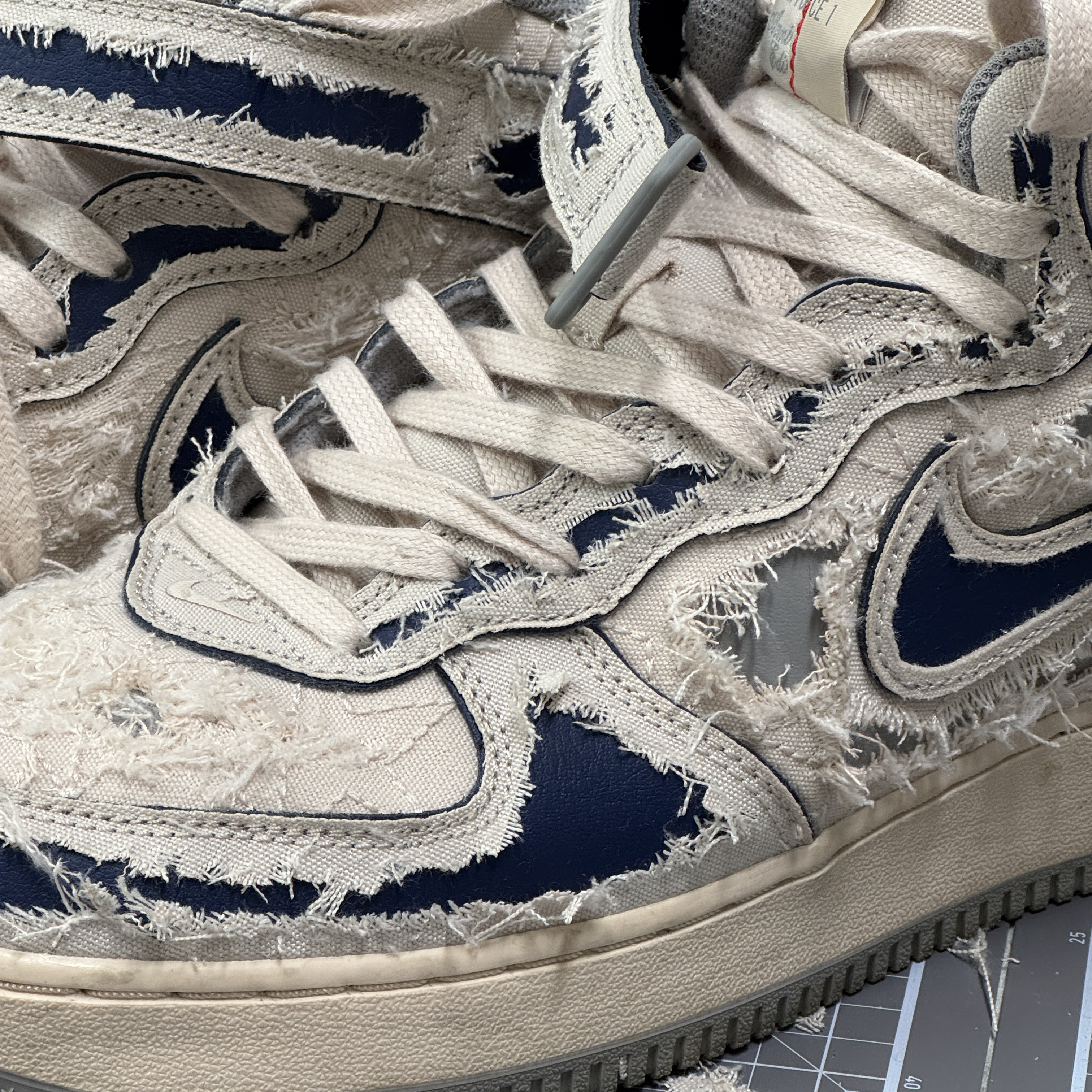 Nike Air Force 1 Mid '07 Pearl White 착용 스타일 - 3