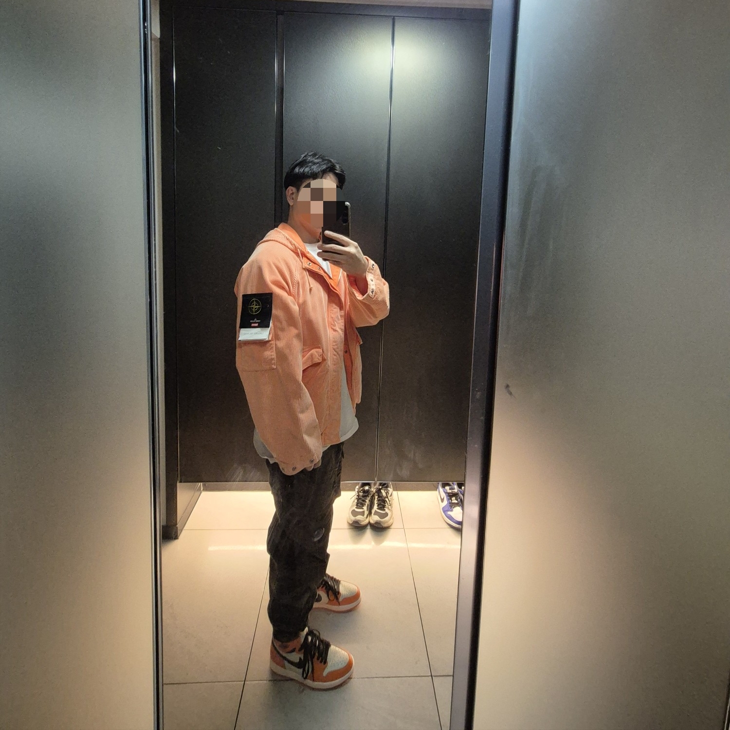 Jordan 1 Retro High OG Reverse Shattered Backboard, Supreme x Stone Island Corduroy Jacket Orange - 20FW 착용 스타일 - 2