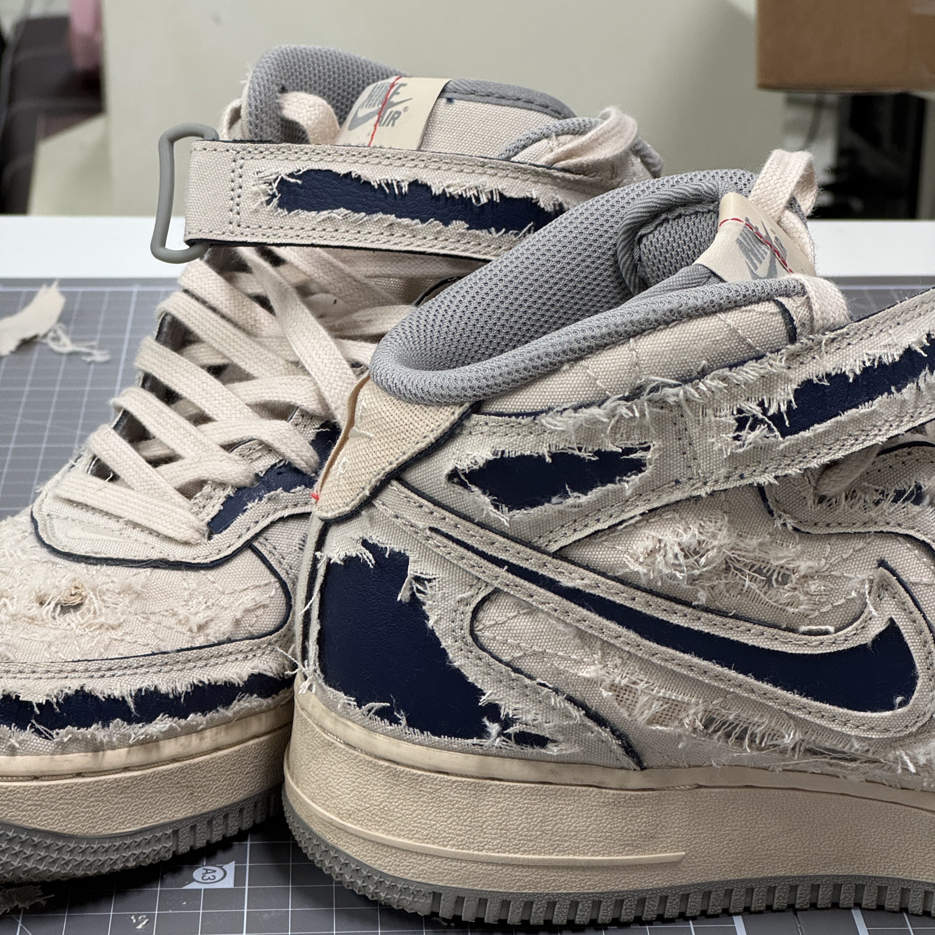 Nike Air Force 1 Mid '07 Pearl White 착용 스타일 - 5