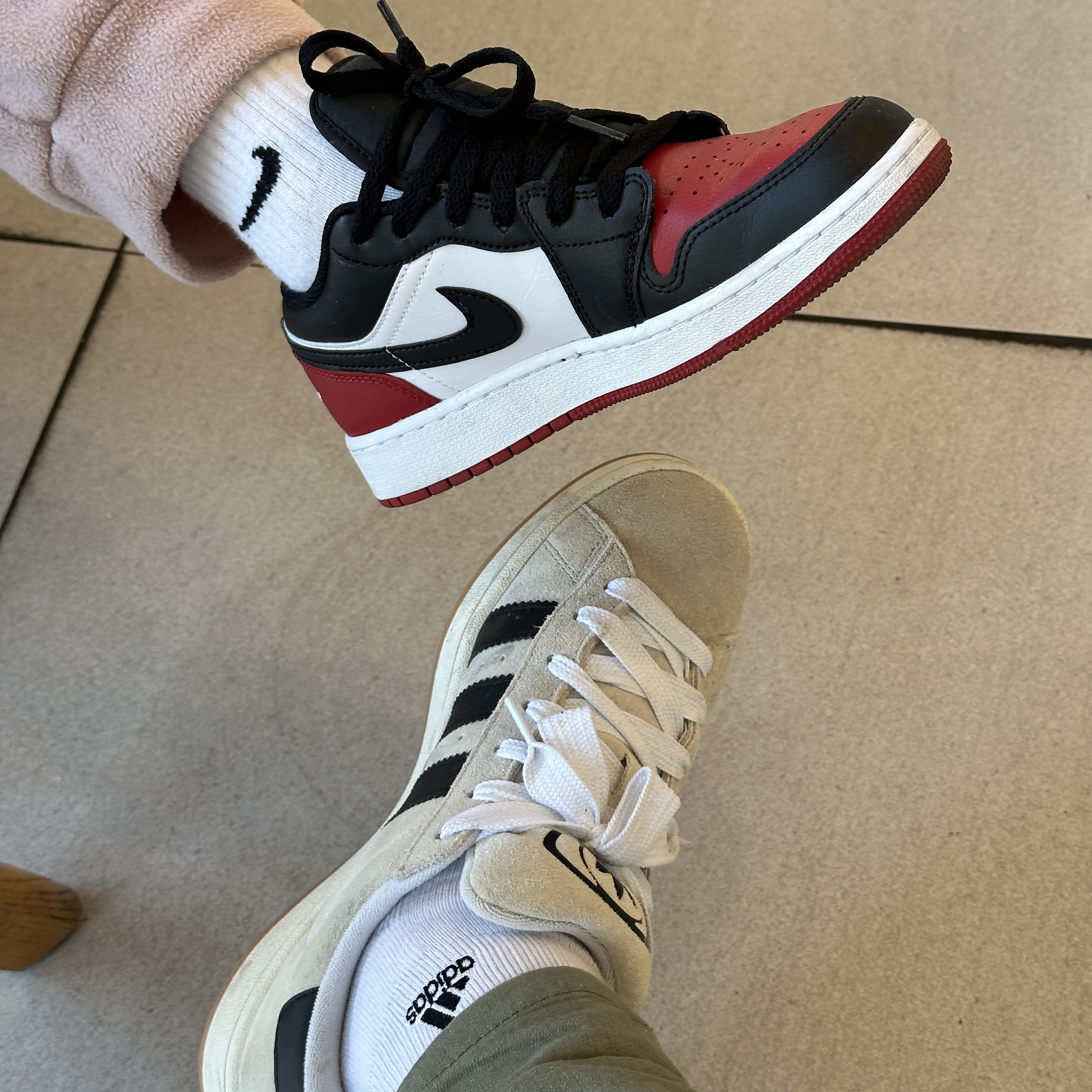 (W) Adidas Campus 00s Crystal White Core Black, (GS) Jordan 1 Low Bred Toe 착용 스타일