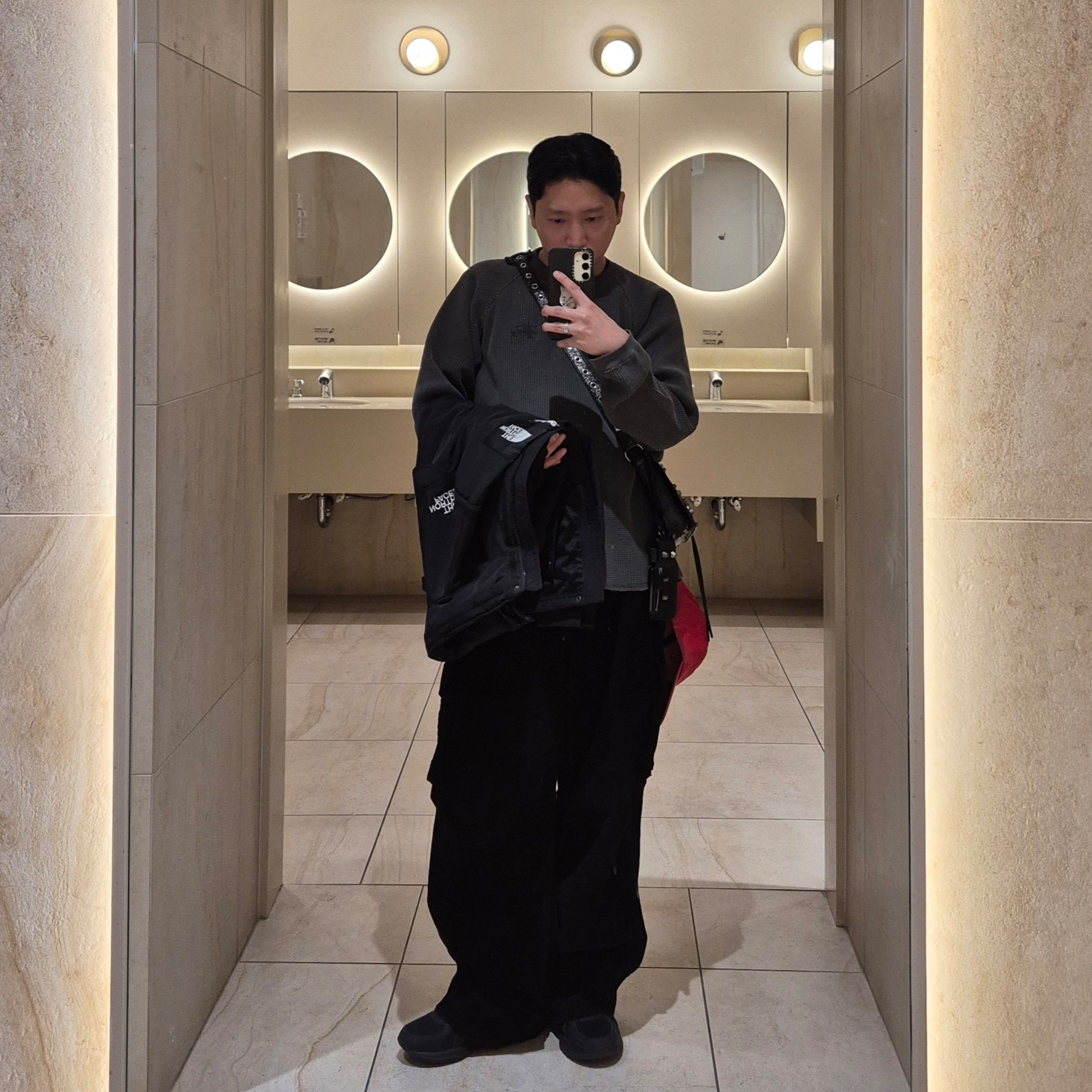 Stussy Raglan Thermal LS Crew Washed Black, Supreme x The North Face Trekking Convertible Jacket Black - 22SS 착용 스타일 - 2