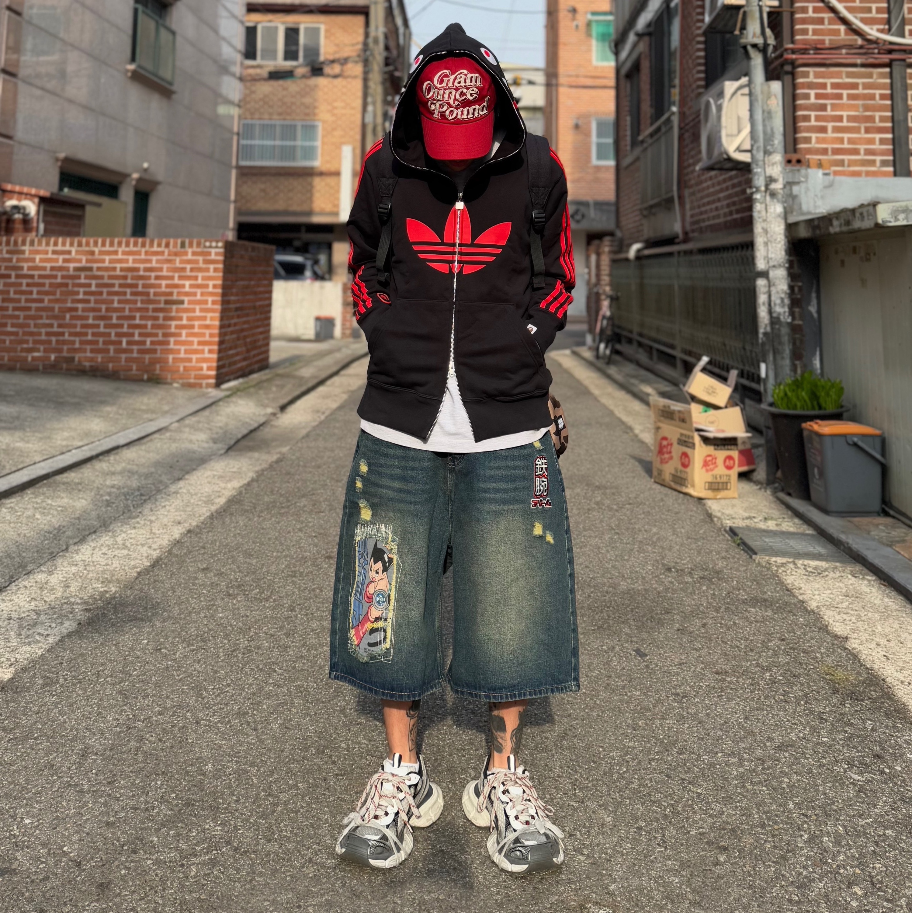 Adidas x BAPE Ultimate Shark Hoodie Black - KR Sizing, Balenciaga 3XL Sneakers Grey White Red 착용 스타일 - 2