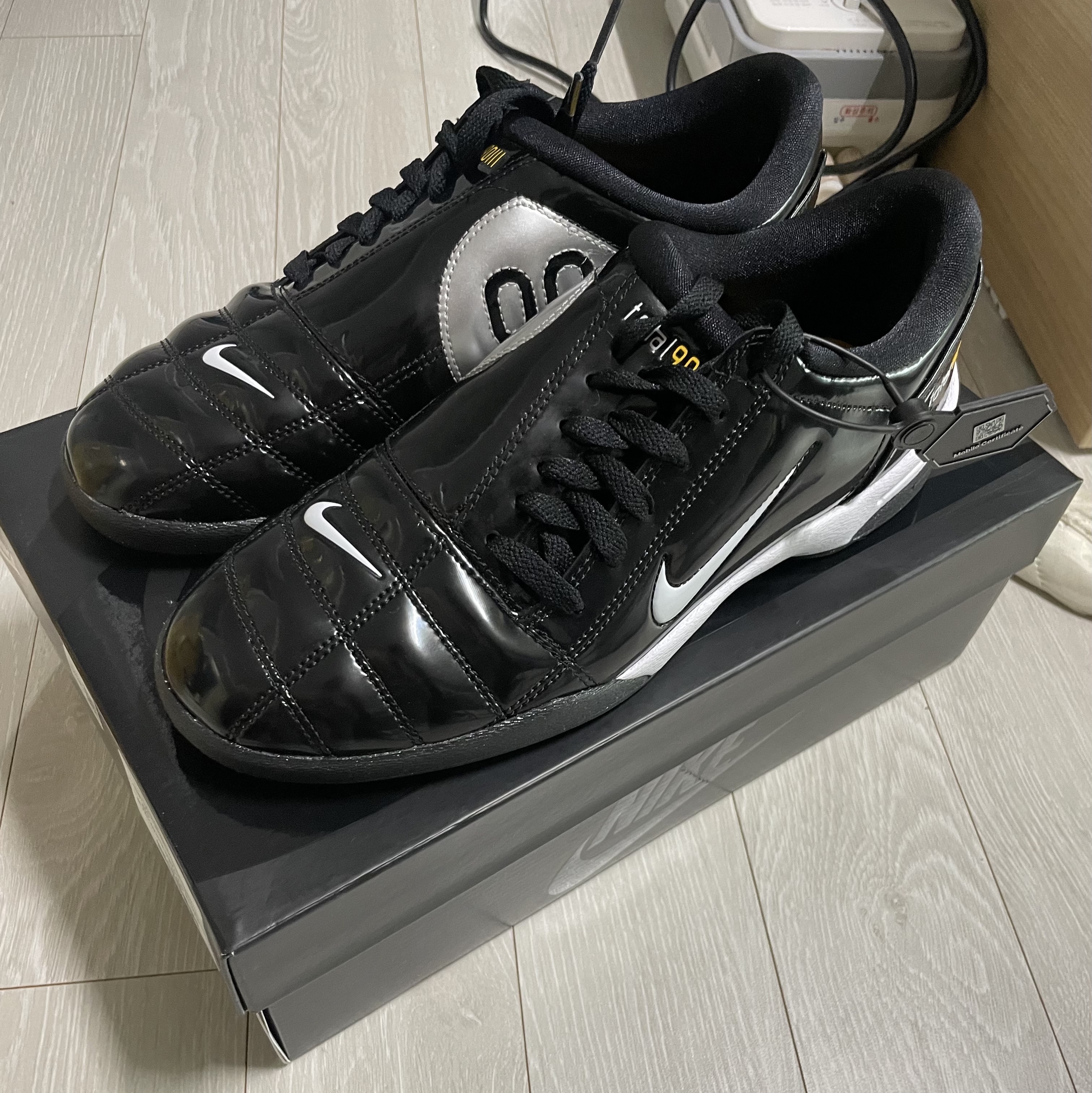 Nike Total 90 III SP Black and White 착용 스타일