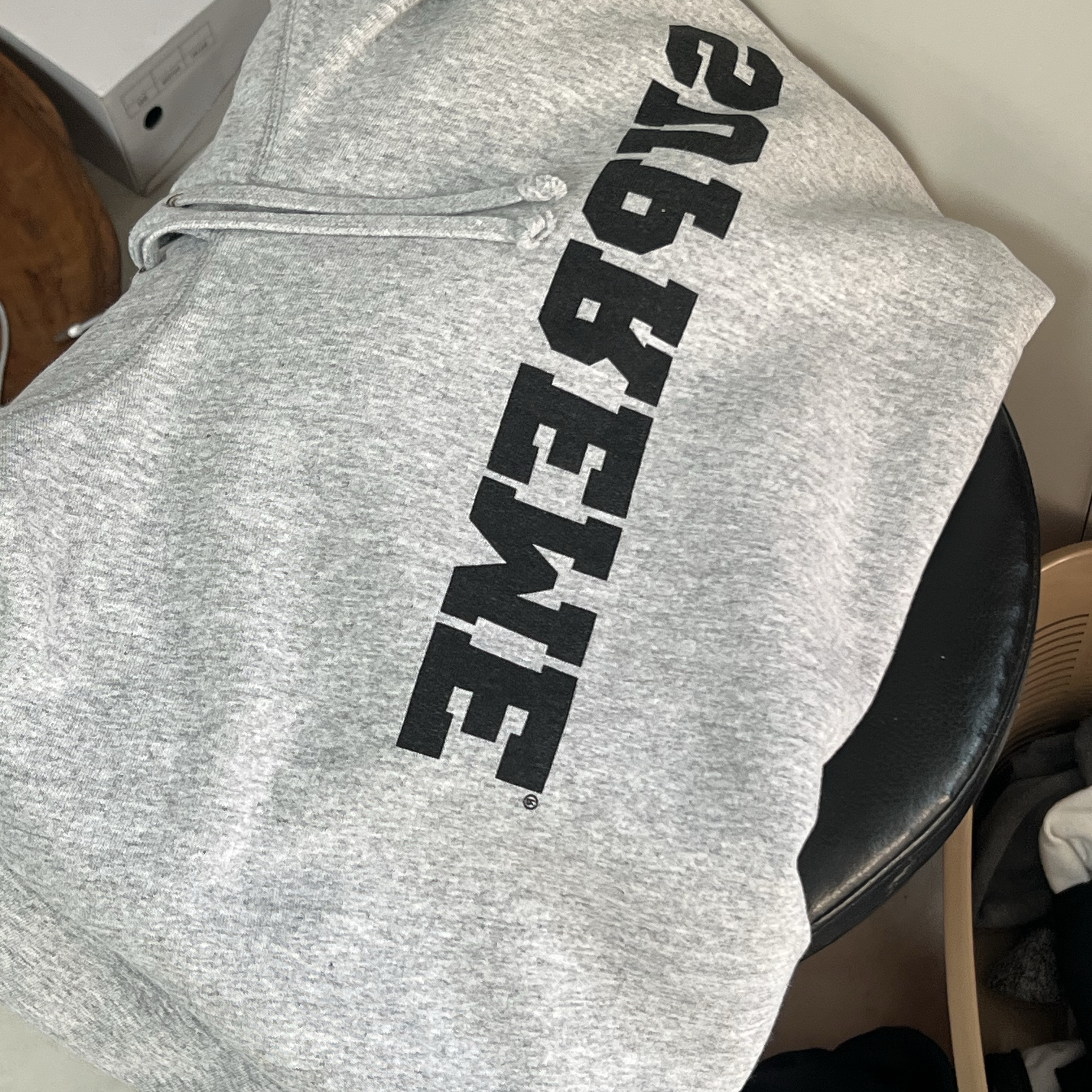 Supreme Reverse Hooded Sweatshirt Heather Grey - 25SS 착용 스타일