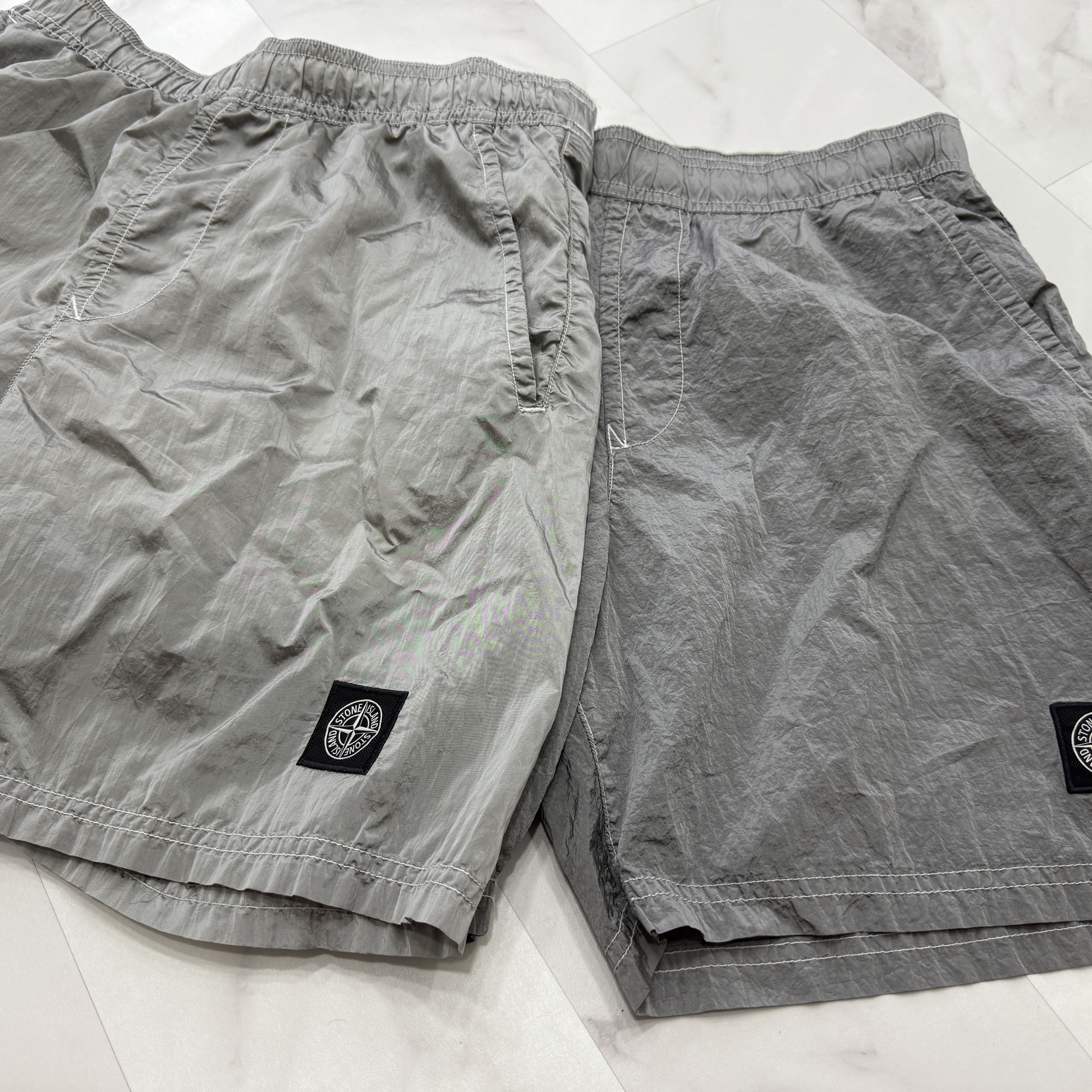 Stone Island B100009 Nylon Metal in Econyl Pocket Details Regular Fit Swim Trunks Pearl Grey - 25SS, Stone Island B0943 Nylon Metal Swimming Trunk Ice - 22SS 착용 스타일