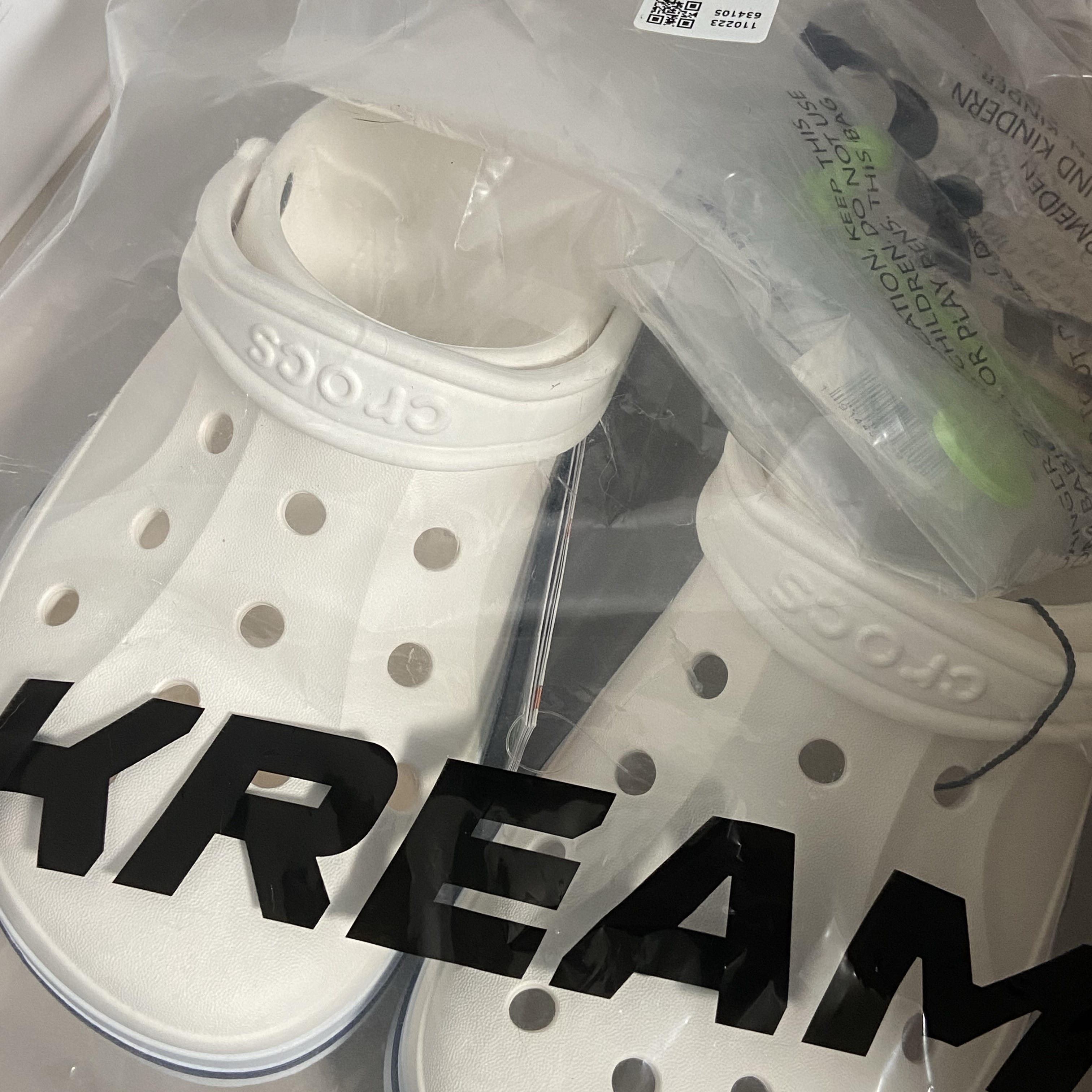 Crocs Bayaband Clog White Navy 착용 스타일