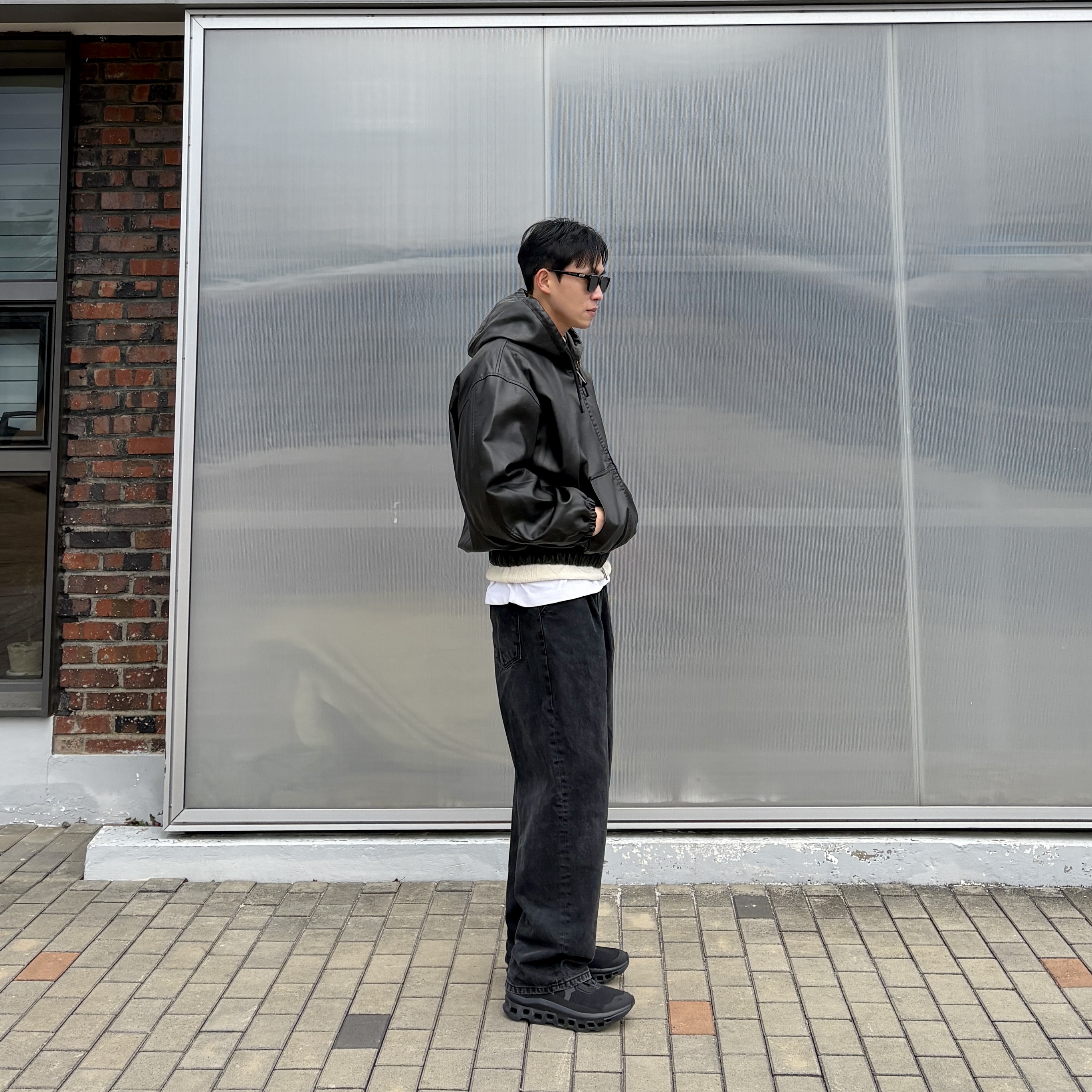 On Running Cloudmonster Void Black, Gentle Monster Hovo 01 Black 착용 스타일 - 3