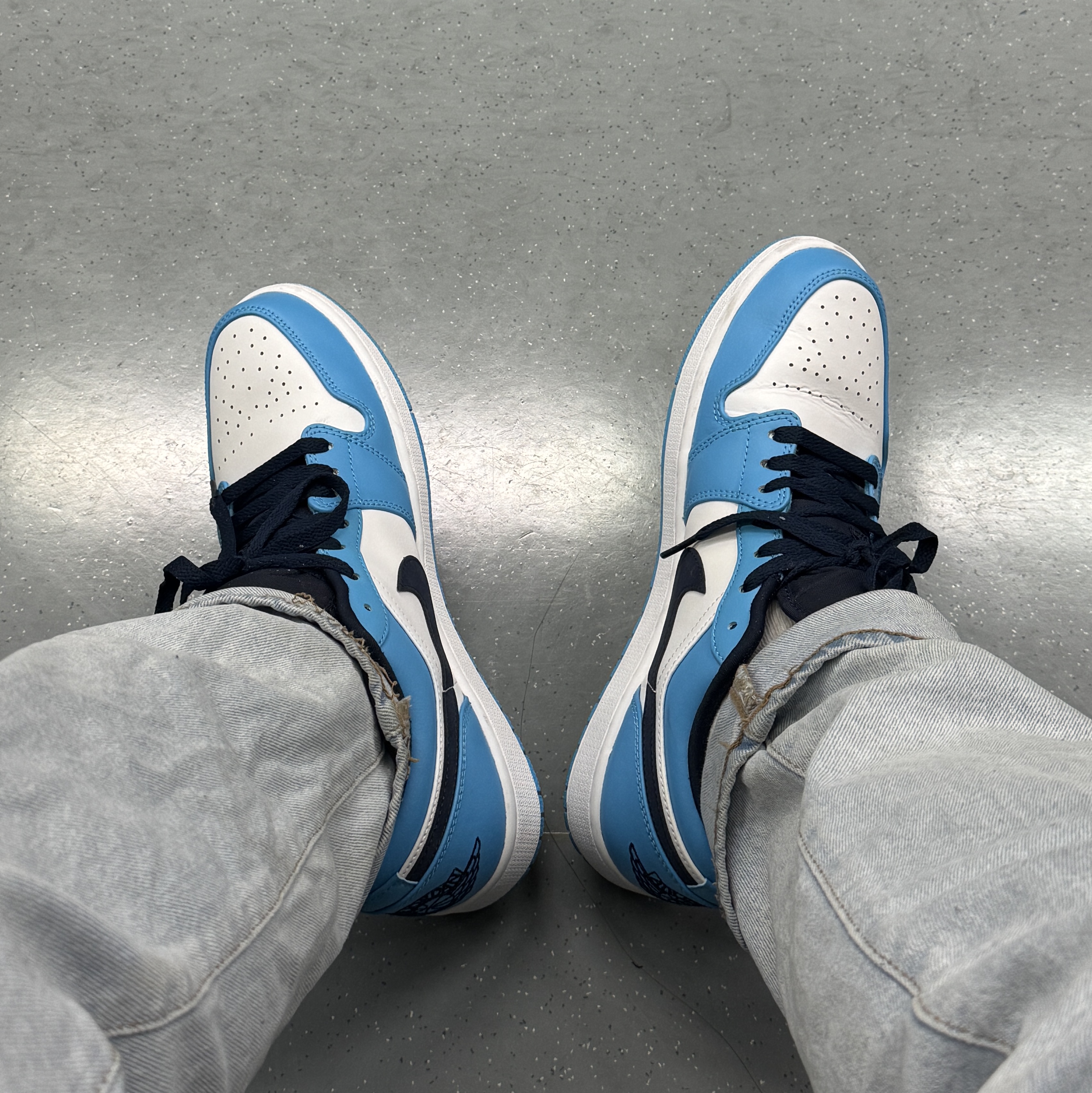 Jordan 1 Low Dark Powder Blue 착용 스타일
