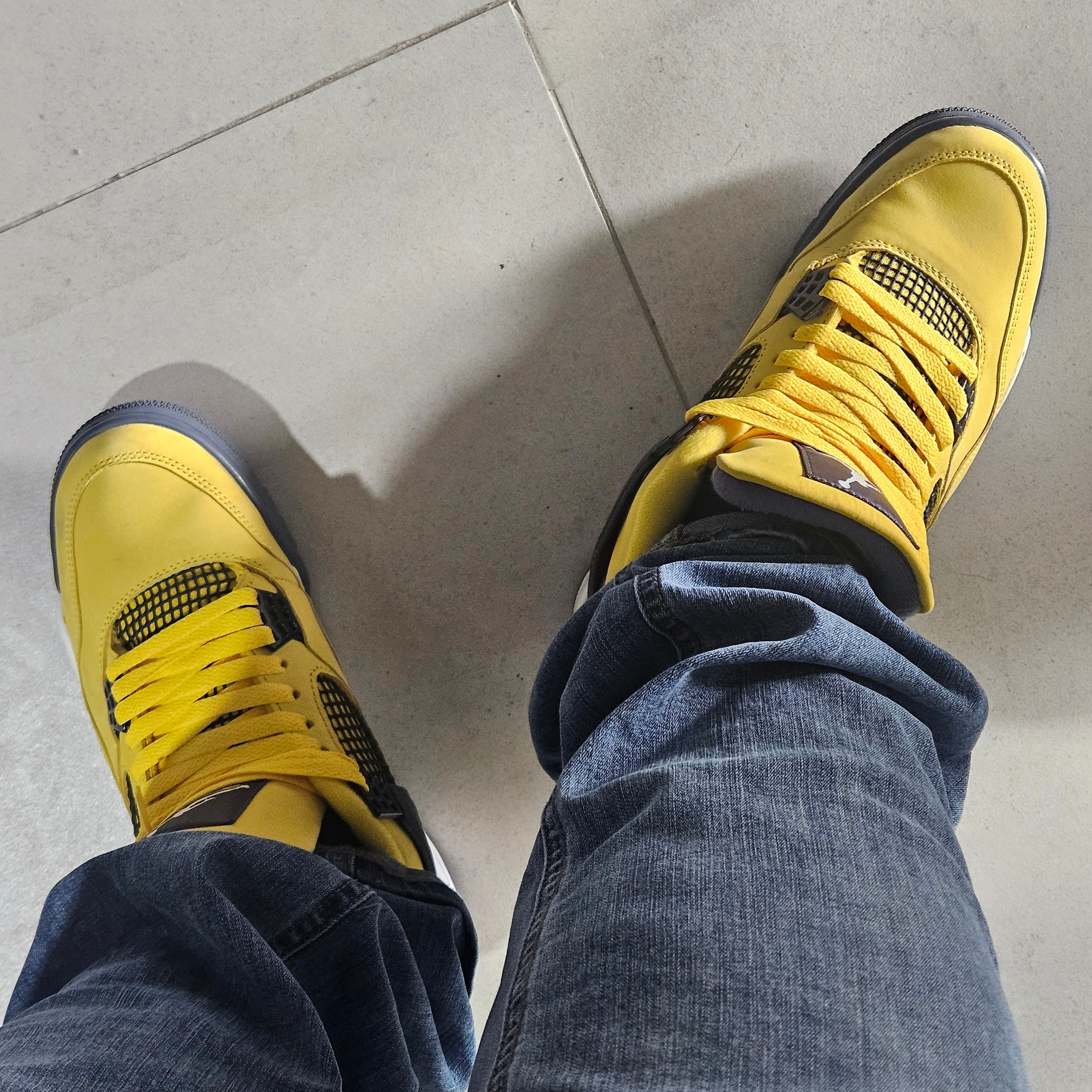 Jordan 4 Retro Tour Yellow 착용 스타일