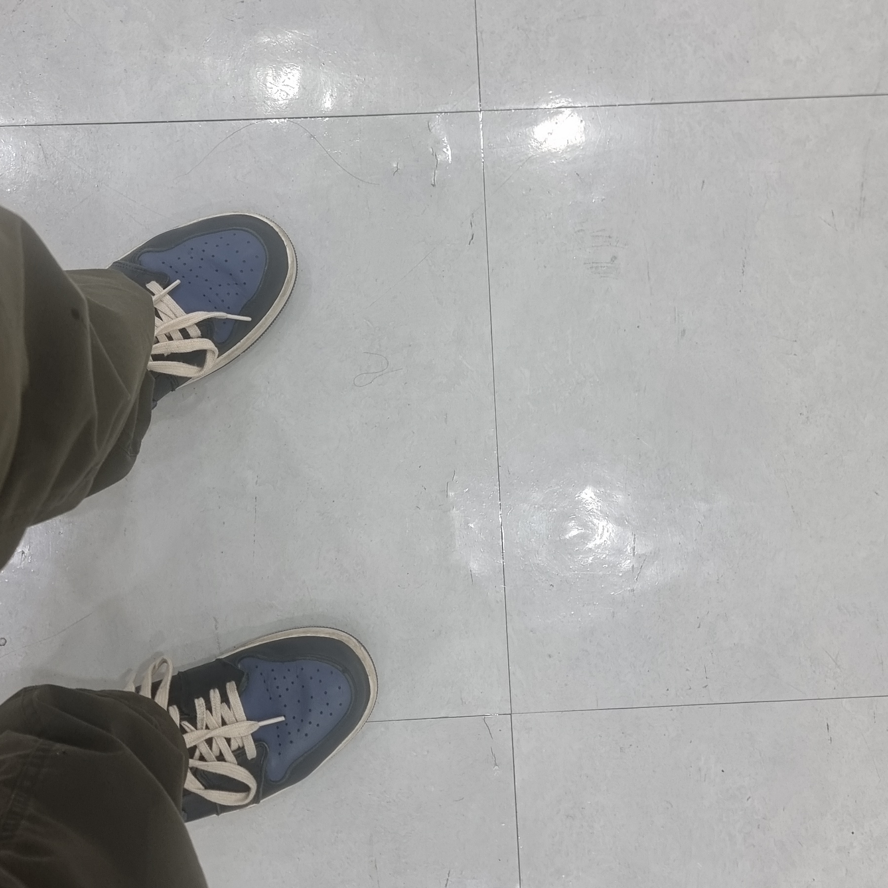 Jordan 1 Retro Low OG Mystic Navy 착용 스타일