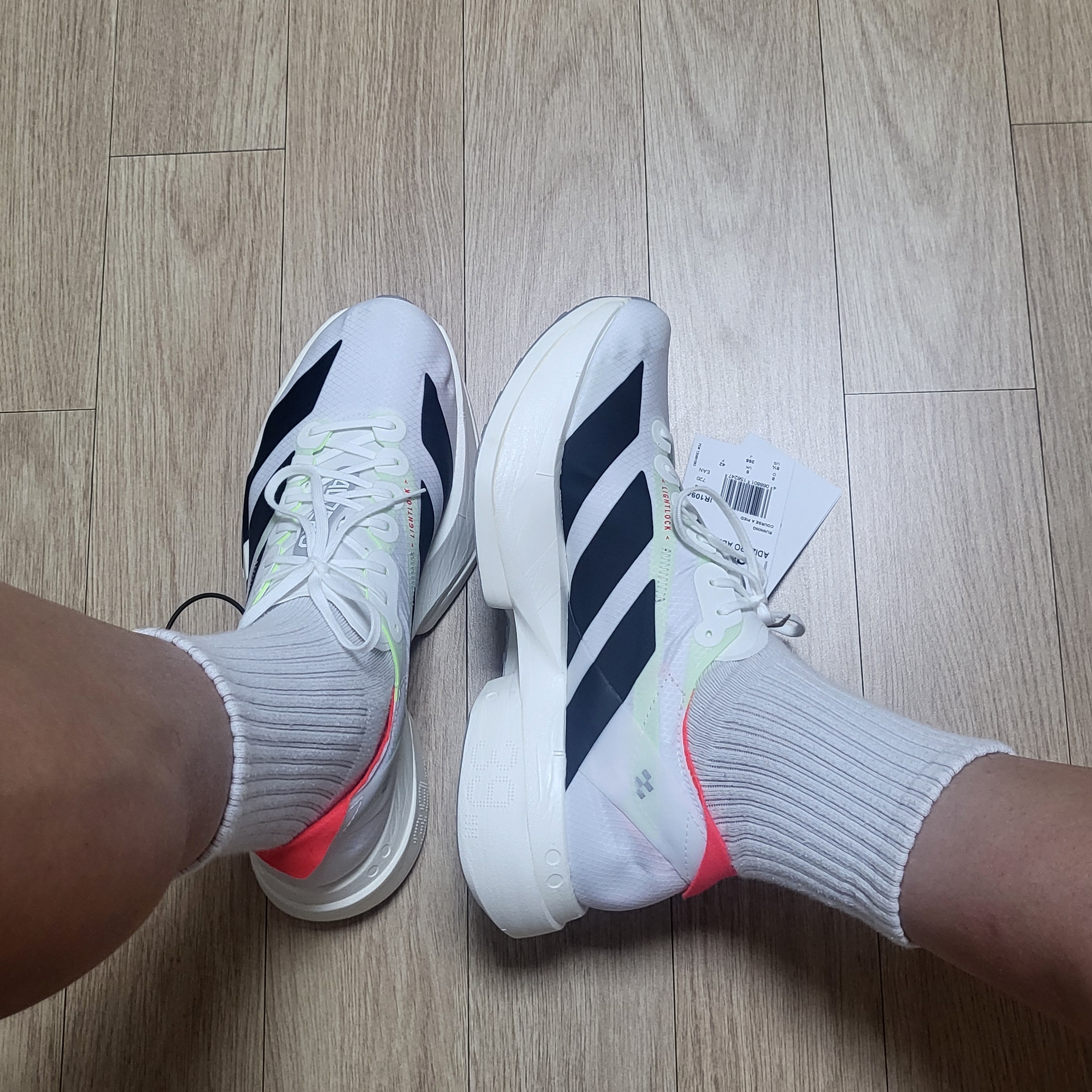 Adidas Adizero Adios Pro 4 Cloud White Core Black 착용 스타일